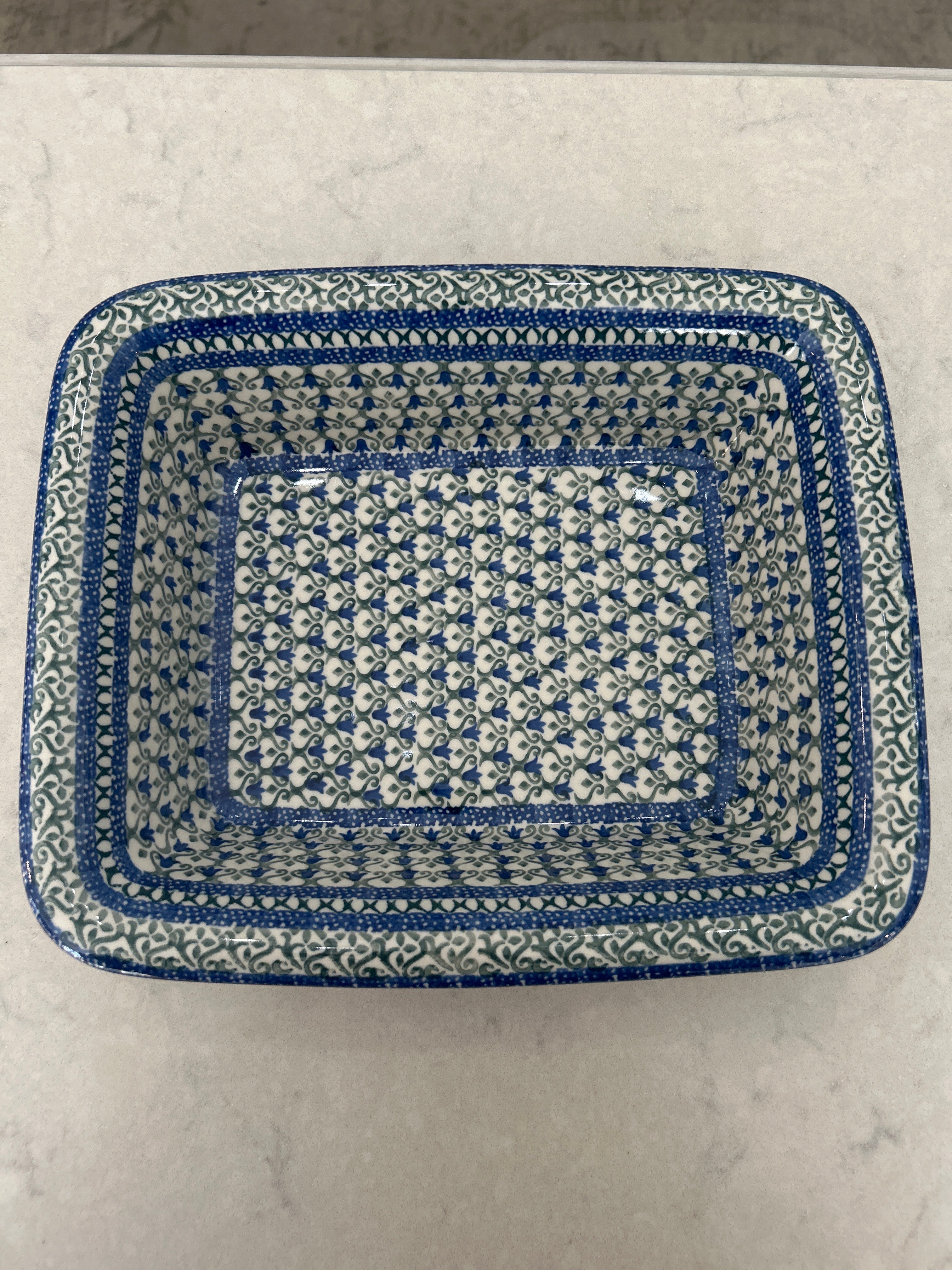 Tulip Trellis Baker w/Rim