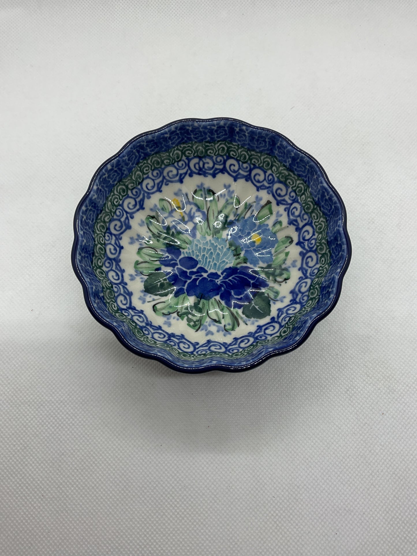 U5138 Scalloped Bowl 4.5"