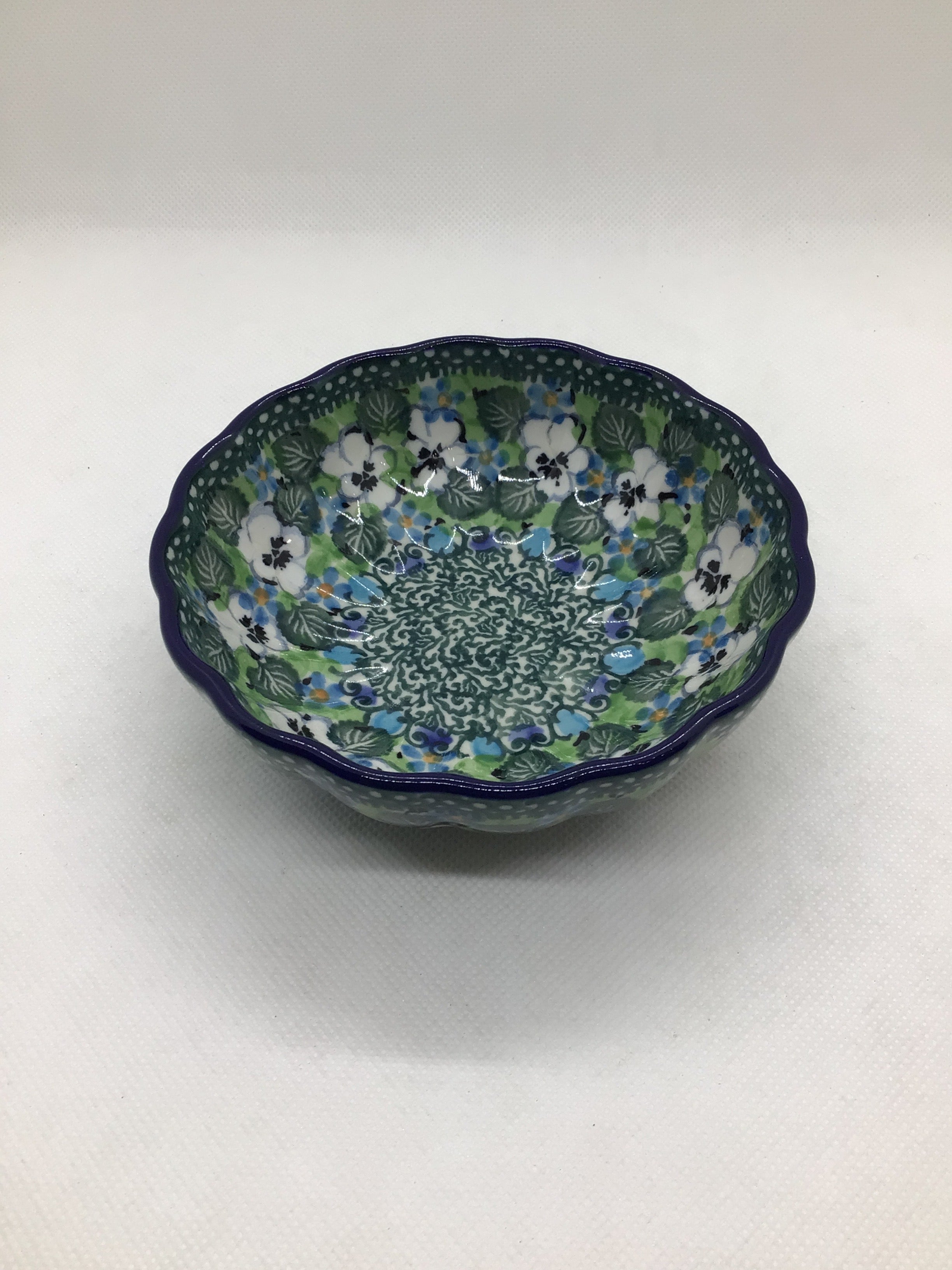 U4795 Scalloped Bowl 4.5"