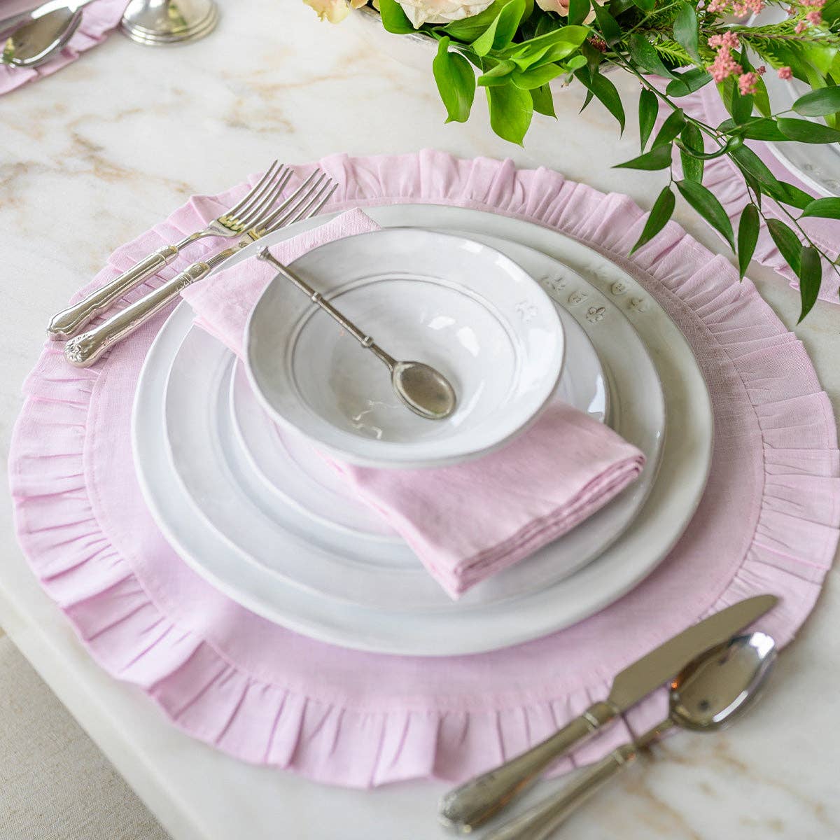 Arte Italica & Crown Linen Designs - Round Ruffle Linen Placemats