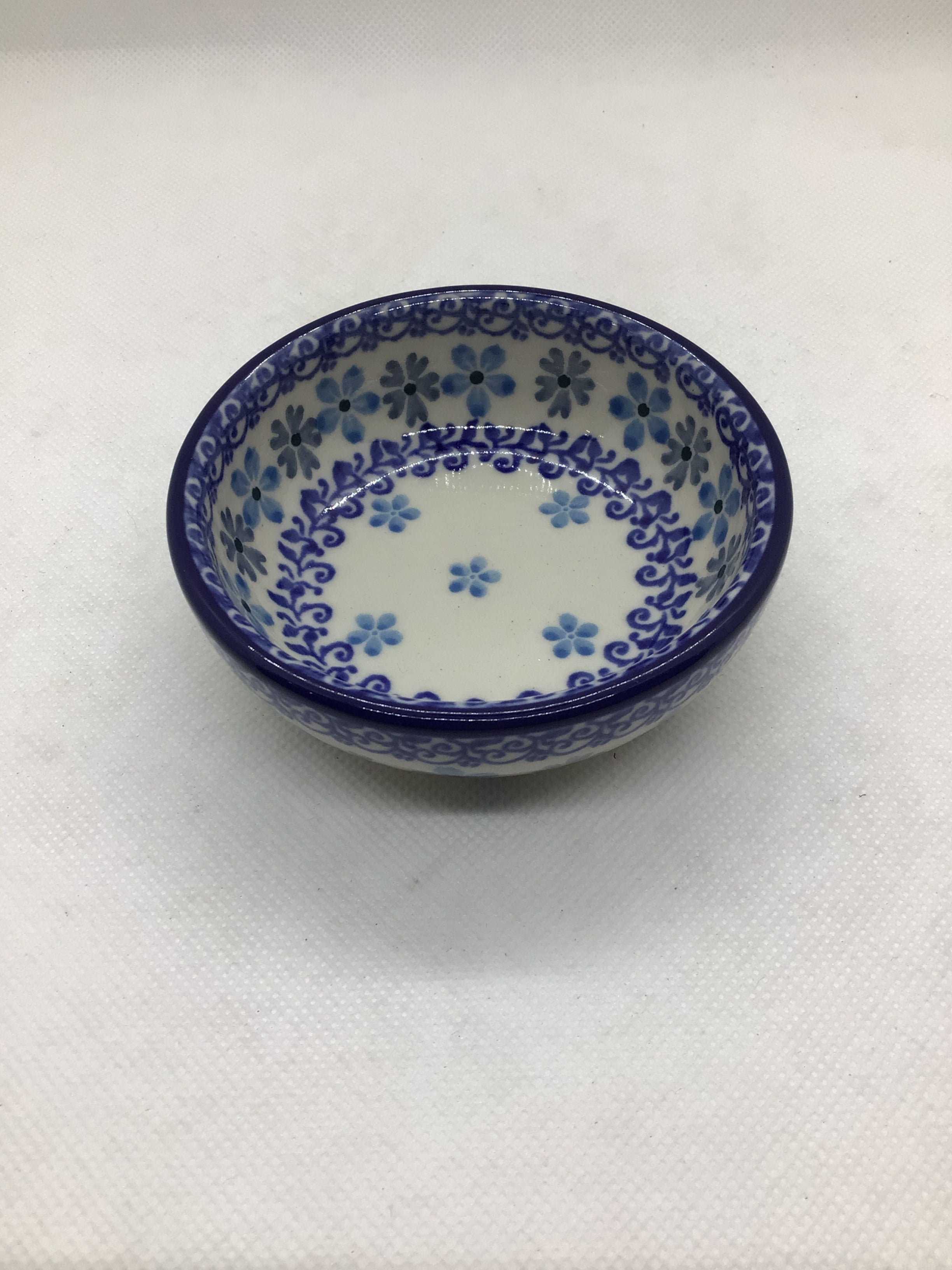 Snowflakes Tiny Round Bowl 3.5"