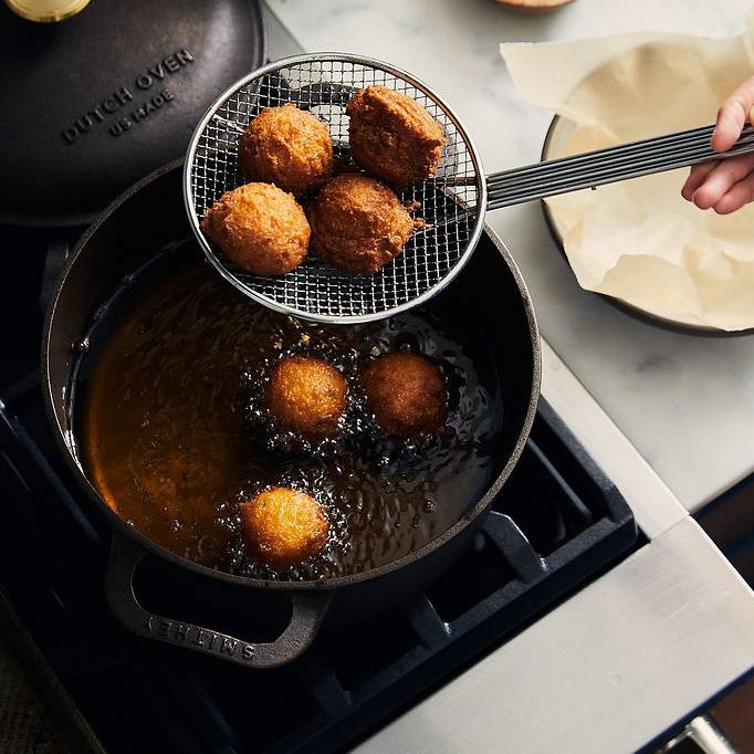 Cast Iron 3.5 Qt Dutch Oven