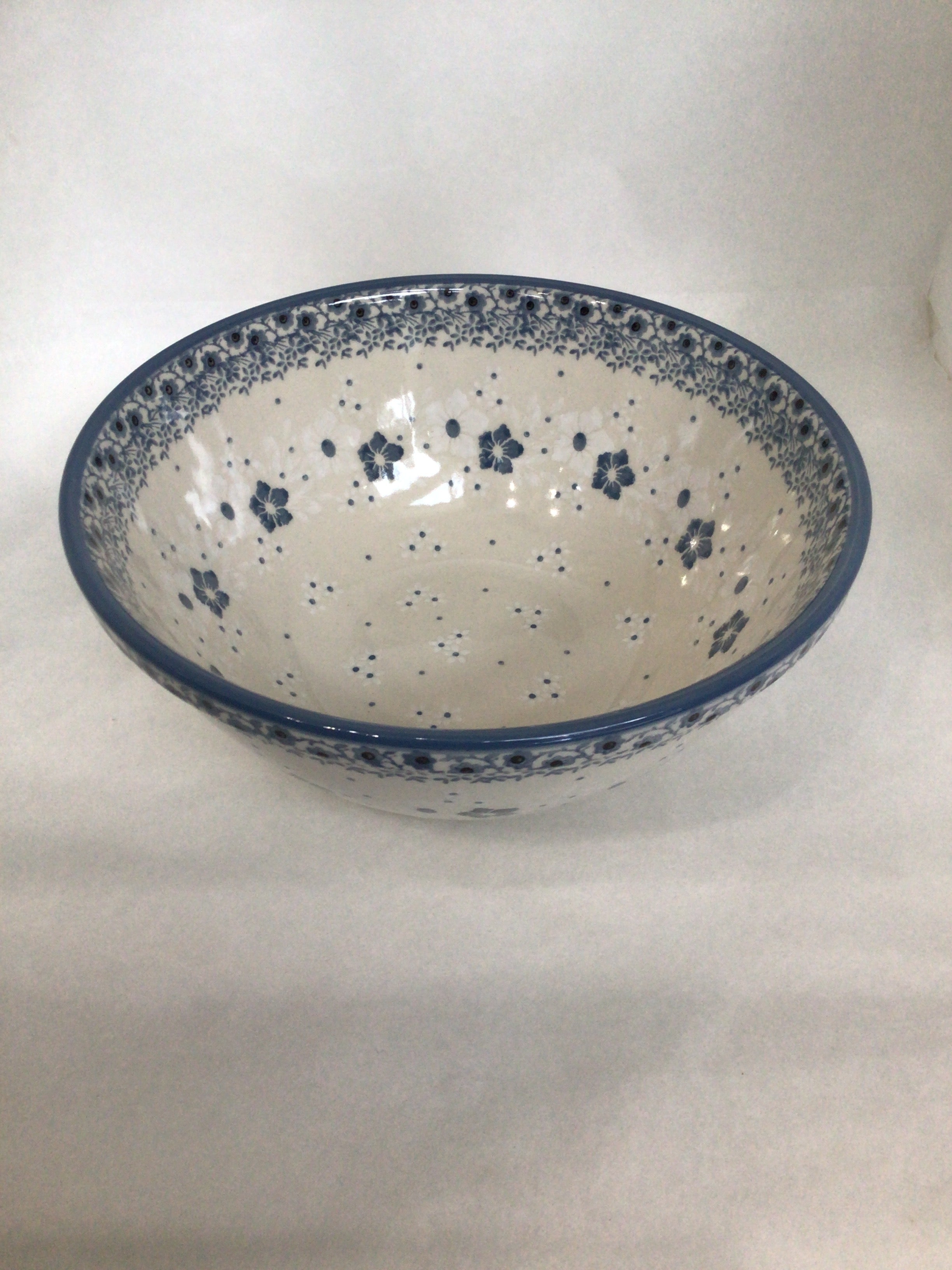 Simple Elegance Nesting Bowl 8"