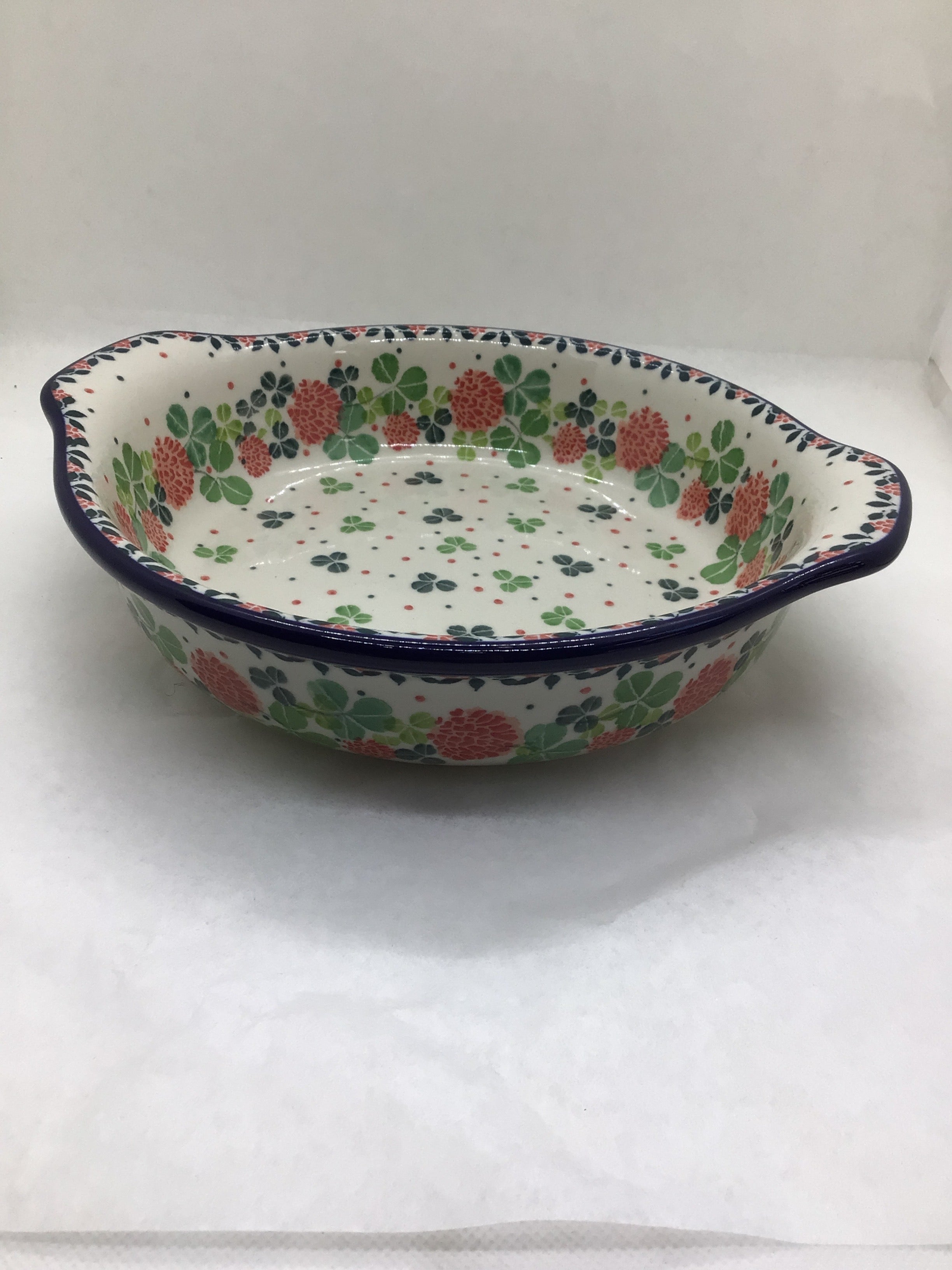 Lucky Charm Round Baker w/Grips 8"