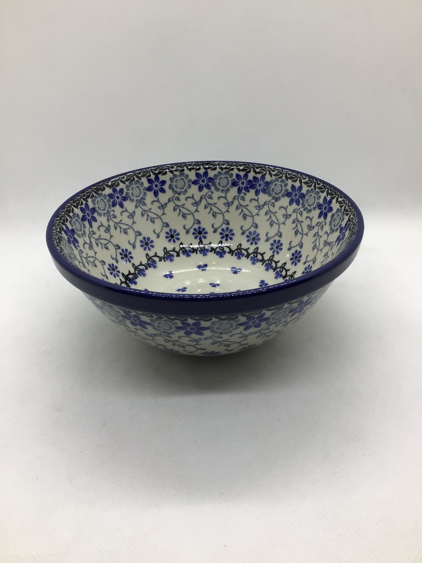 Amazing Lace Nesting Bowl 6.5"