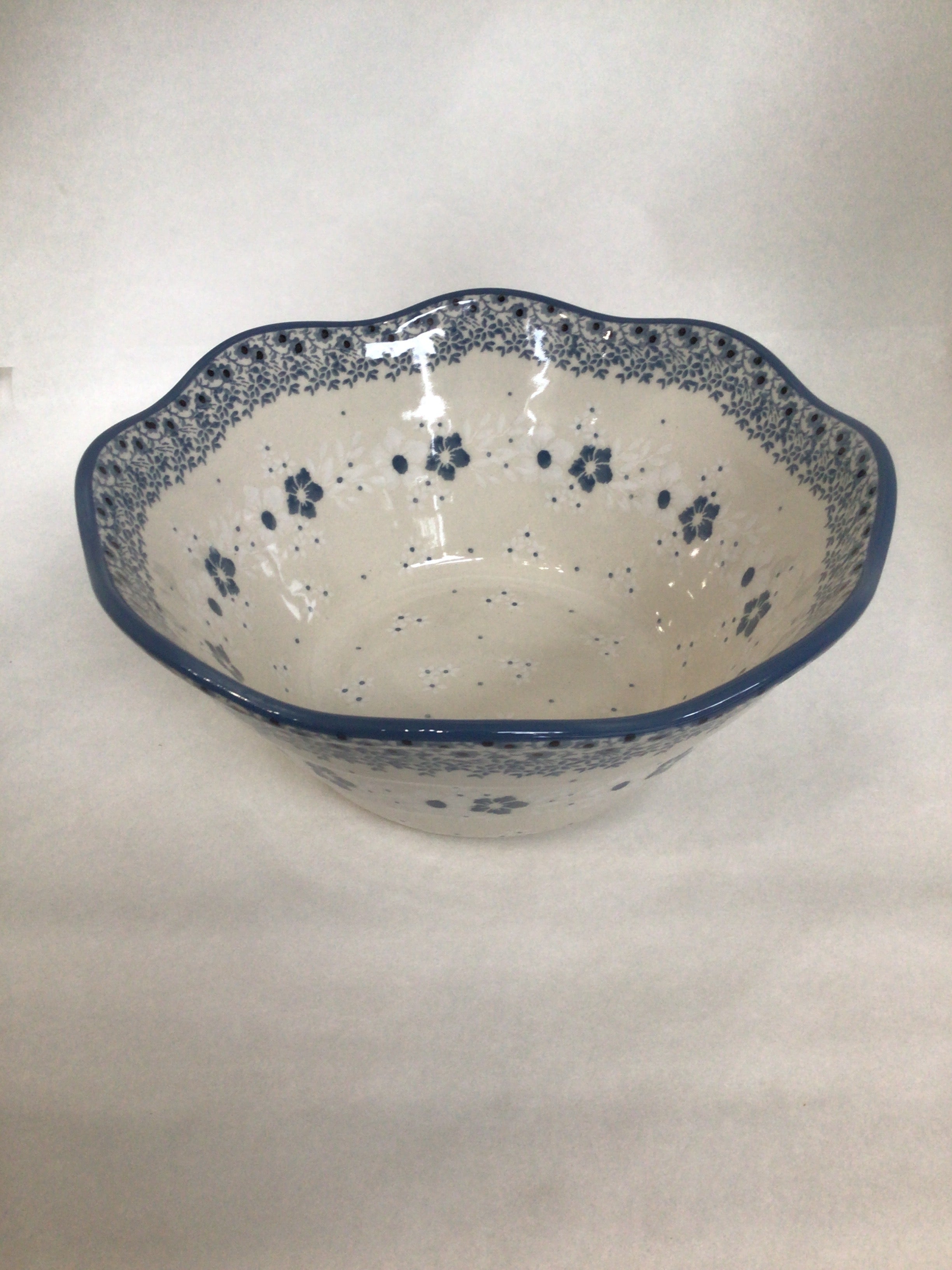 Simple Elegance Wavy Edge Bowl 8"