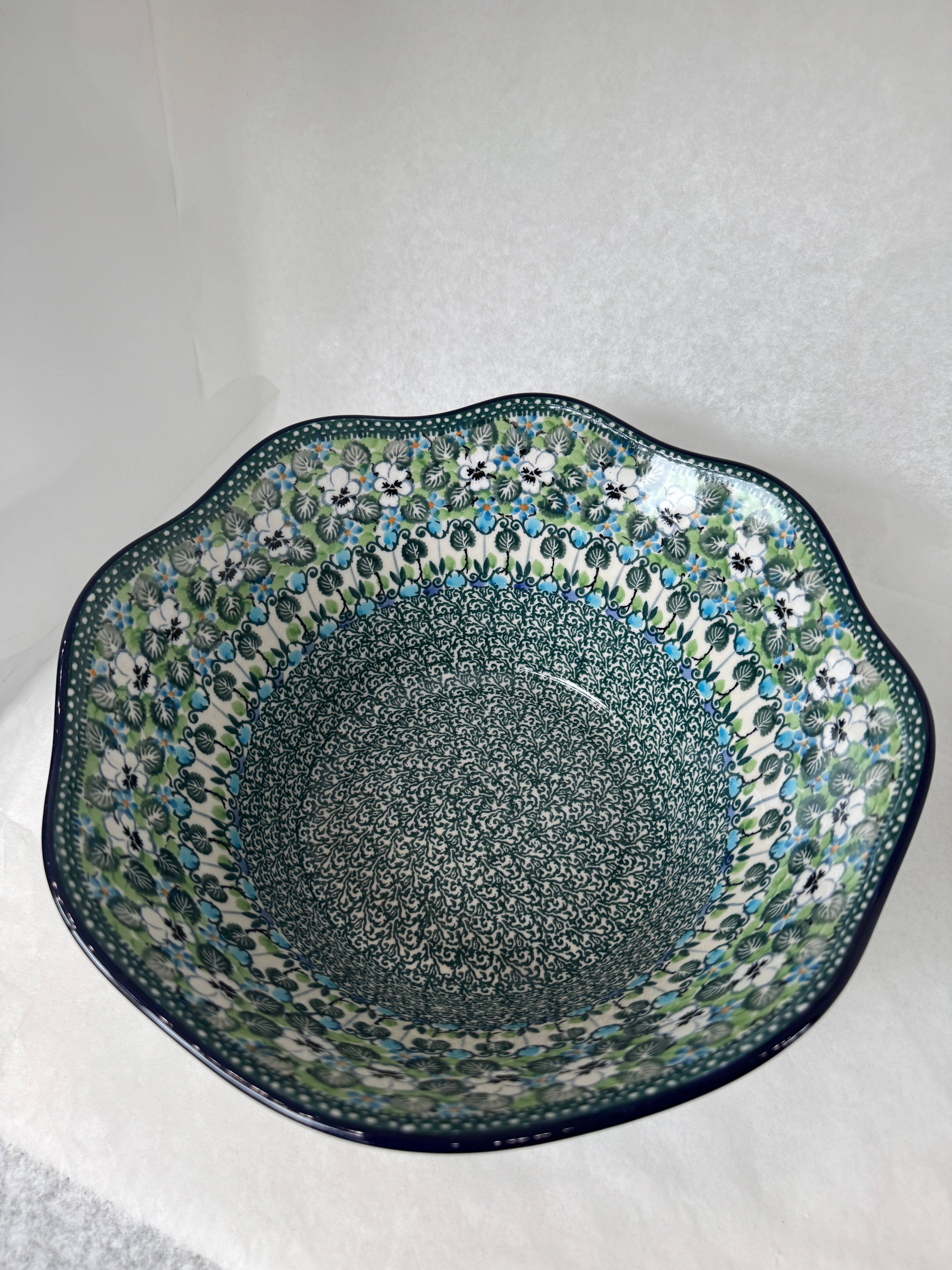 U4795 Wavy Edge Bowl 10"