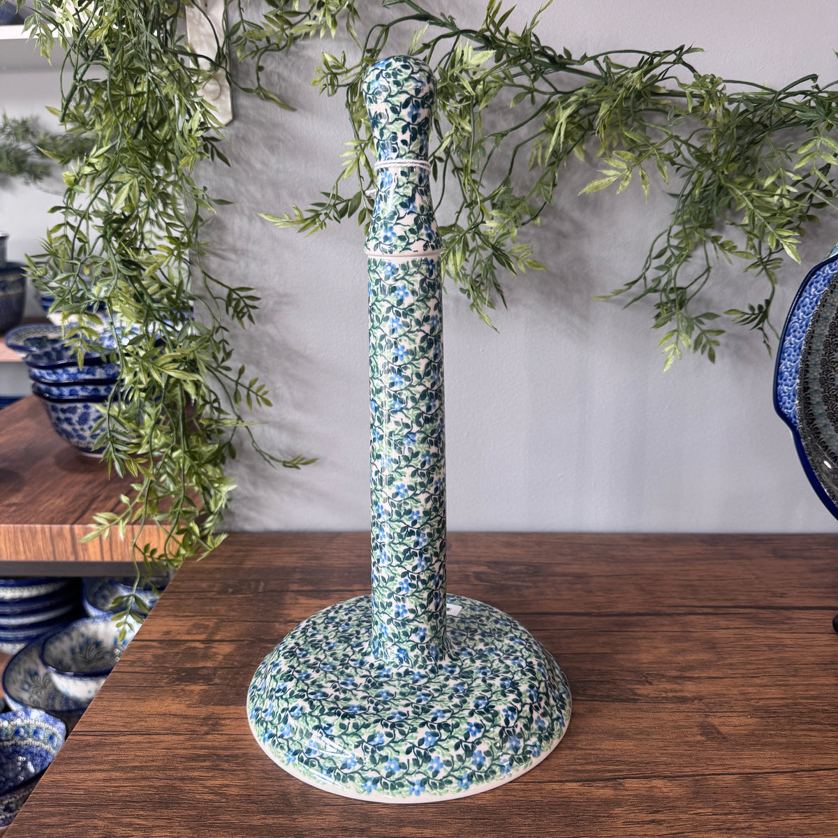 Wandering Vines Paper Towel Holder