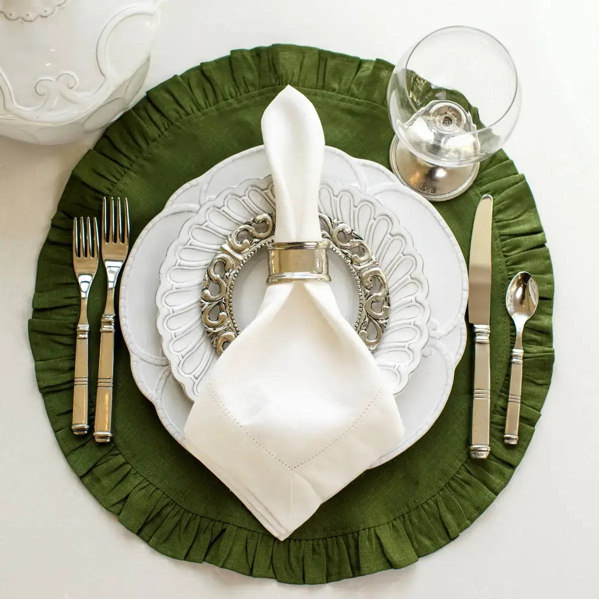 Arte Italica & Crown Linen Designs - Round Ruffle Linen Placemats