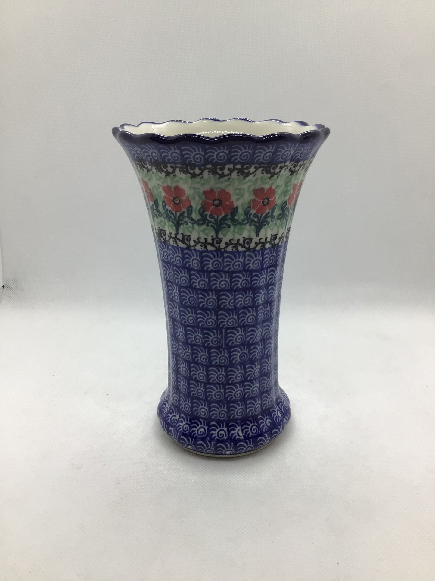 Red Daisies Fluted Vase 7"