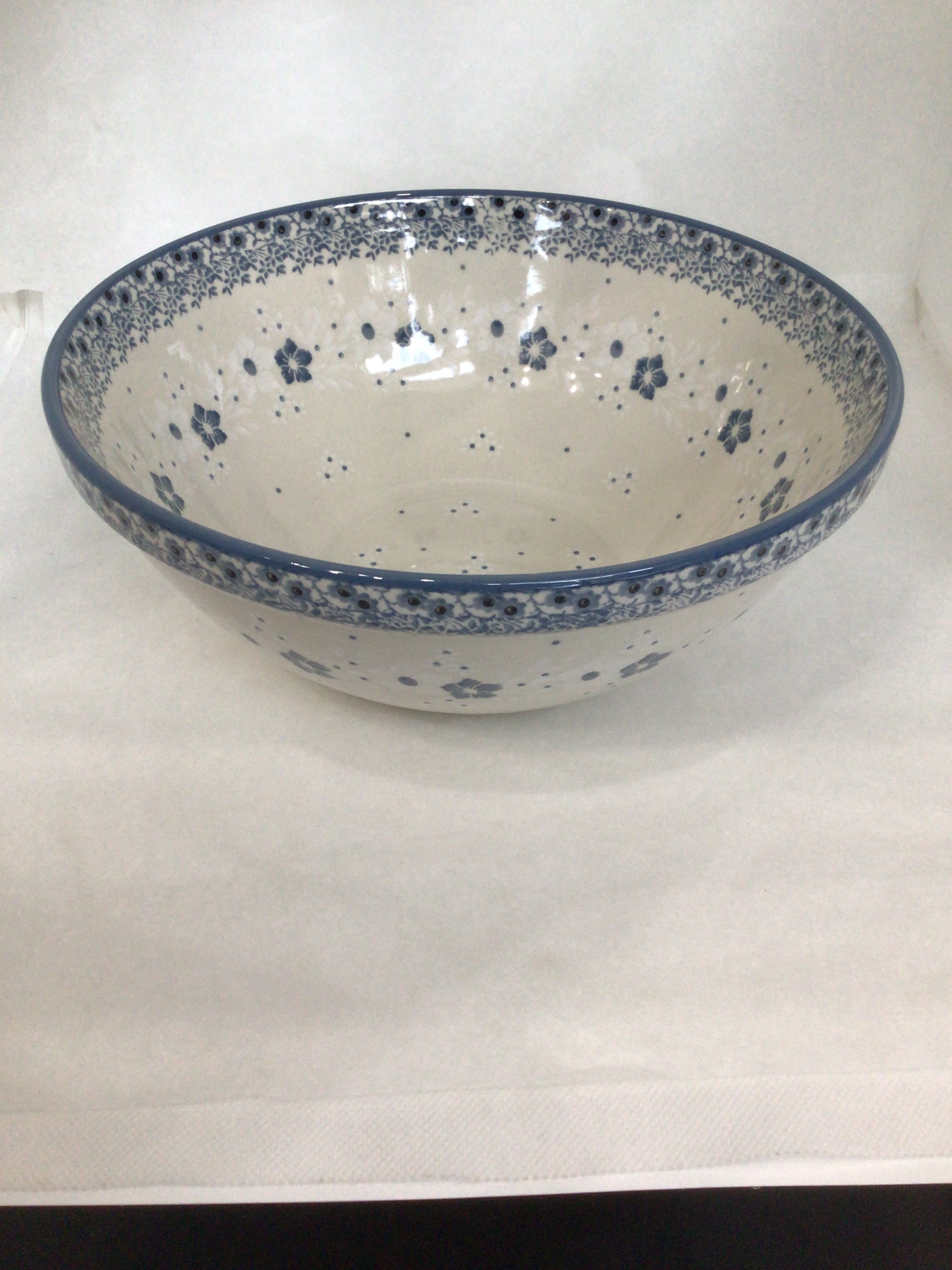 Simple Elegance Nesting Bowl 9"
