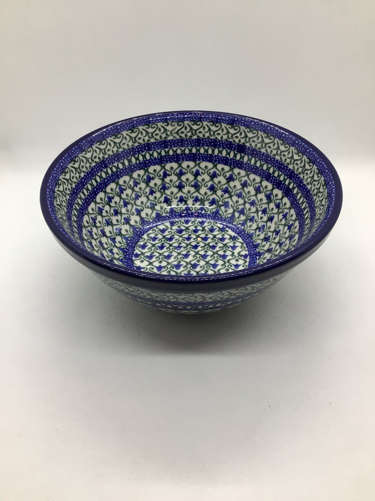 Tulip Trellis Nesting Bowl 8"