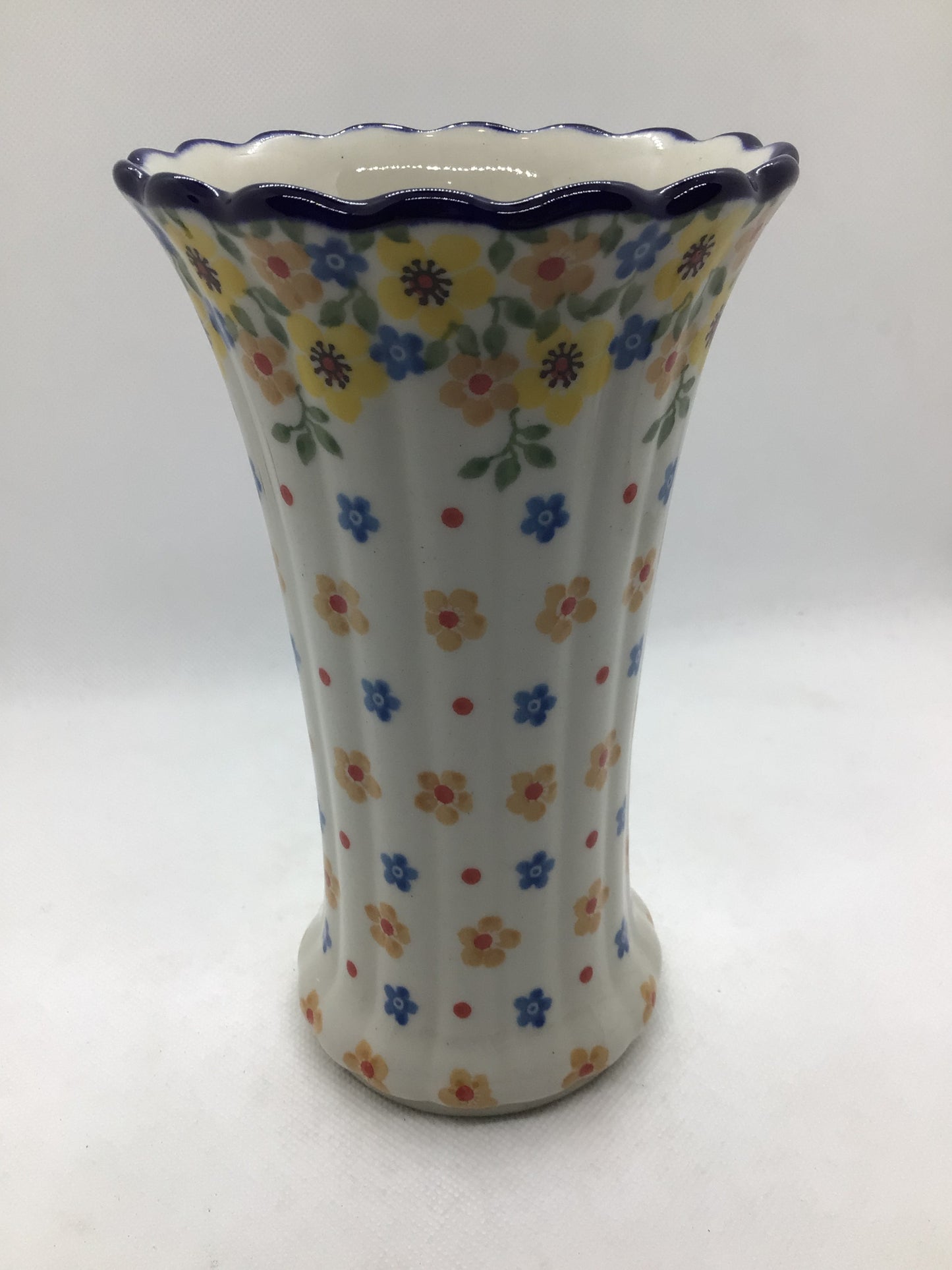 Sunshine Fluted Vase 7"