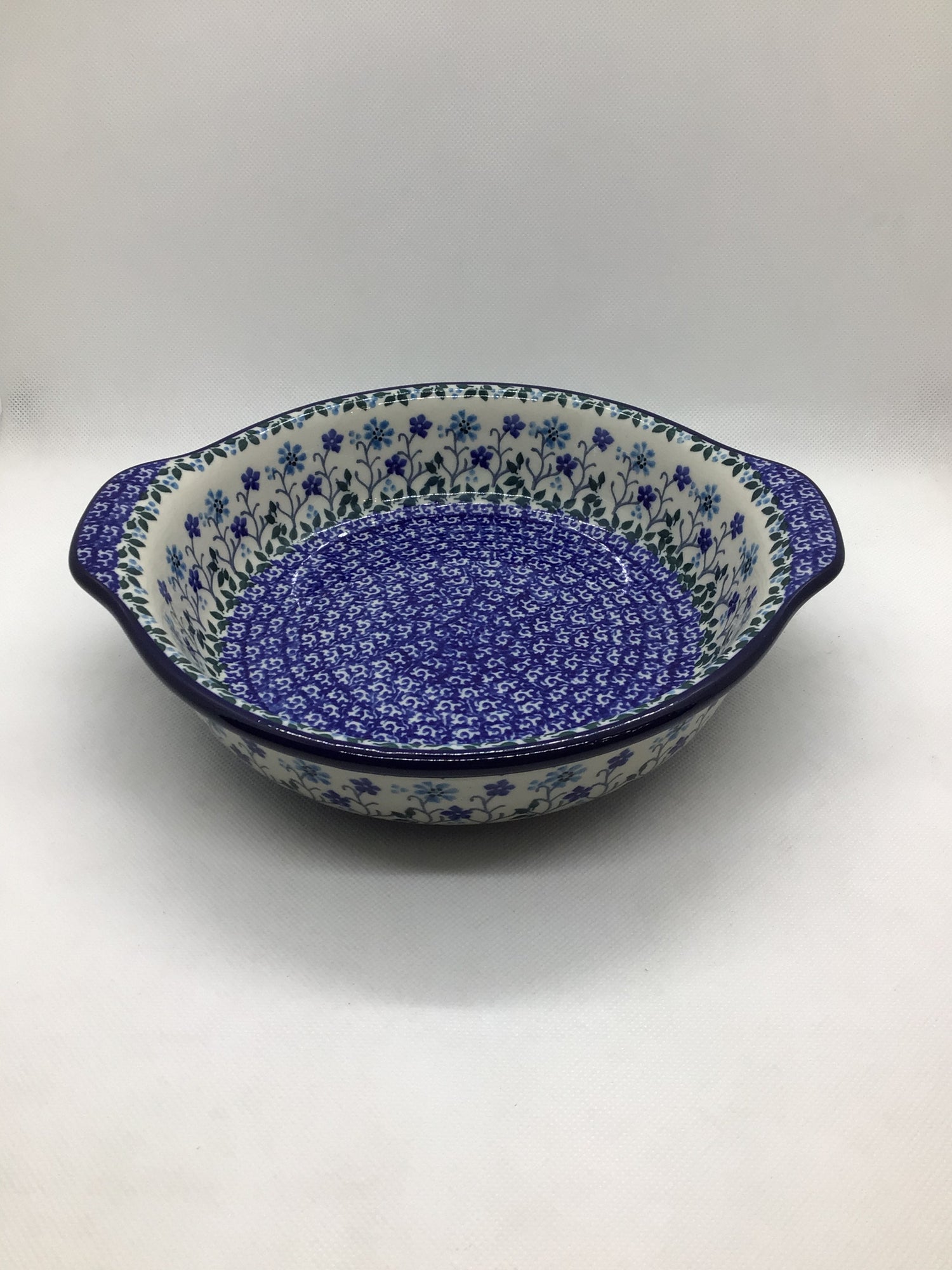Georgia Blue Round Baker w/ Grips 8"