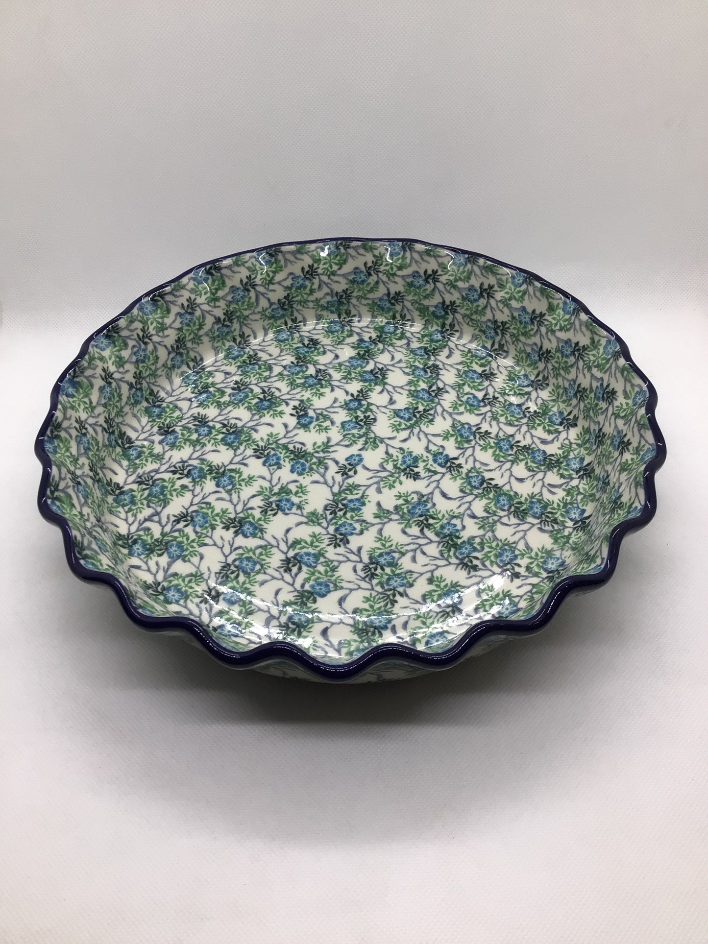 Summer Ivy Fluted Pie Baker