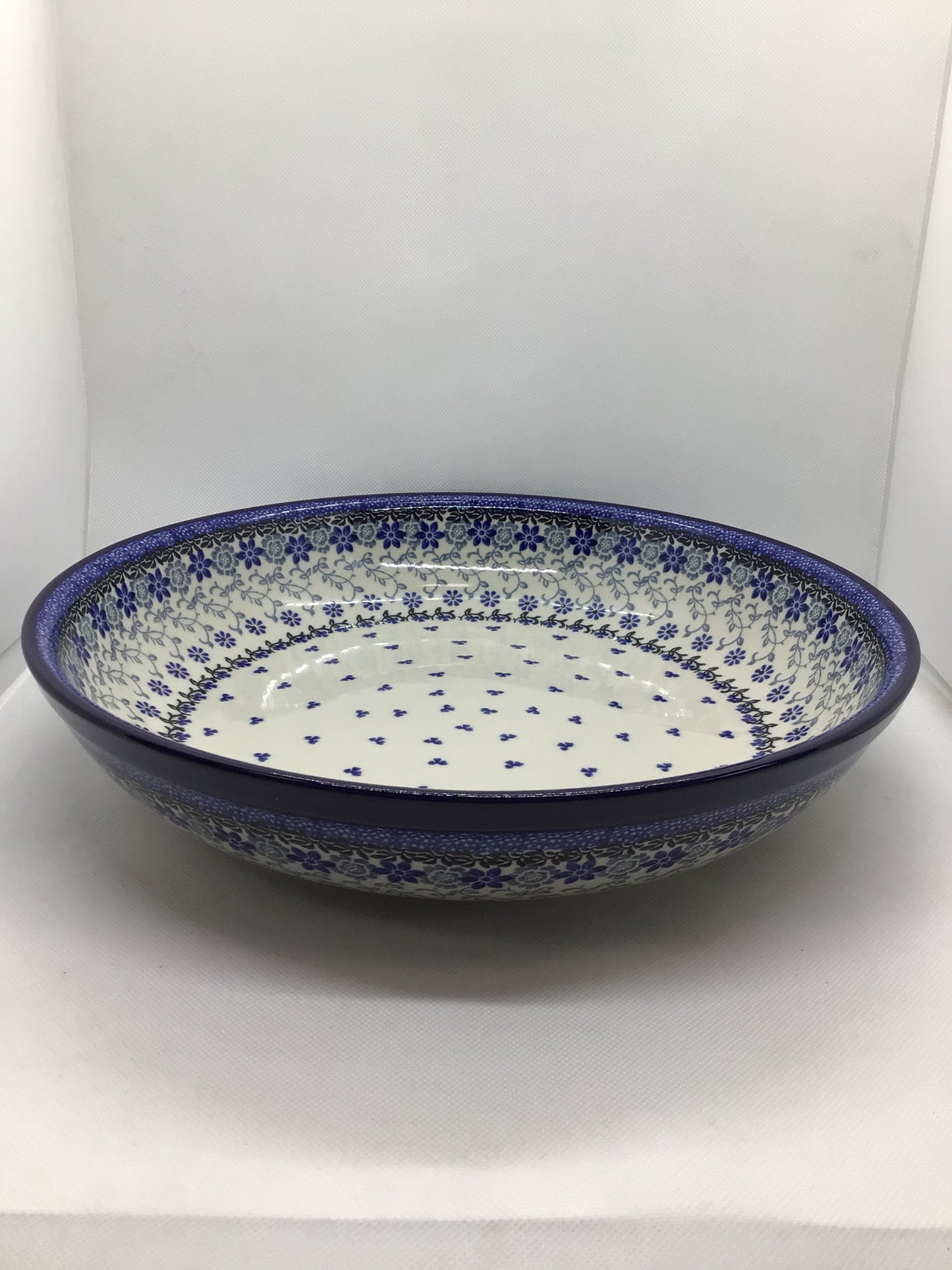 Amazing Lace Serving Bowl 13"