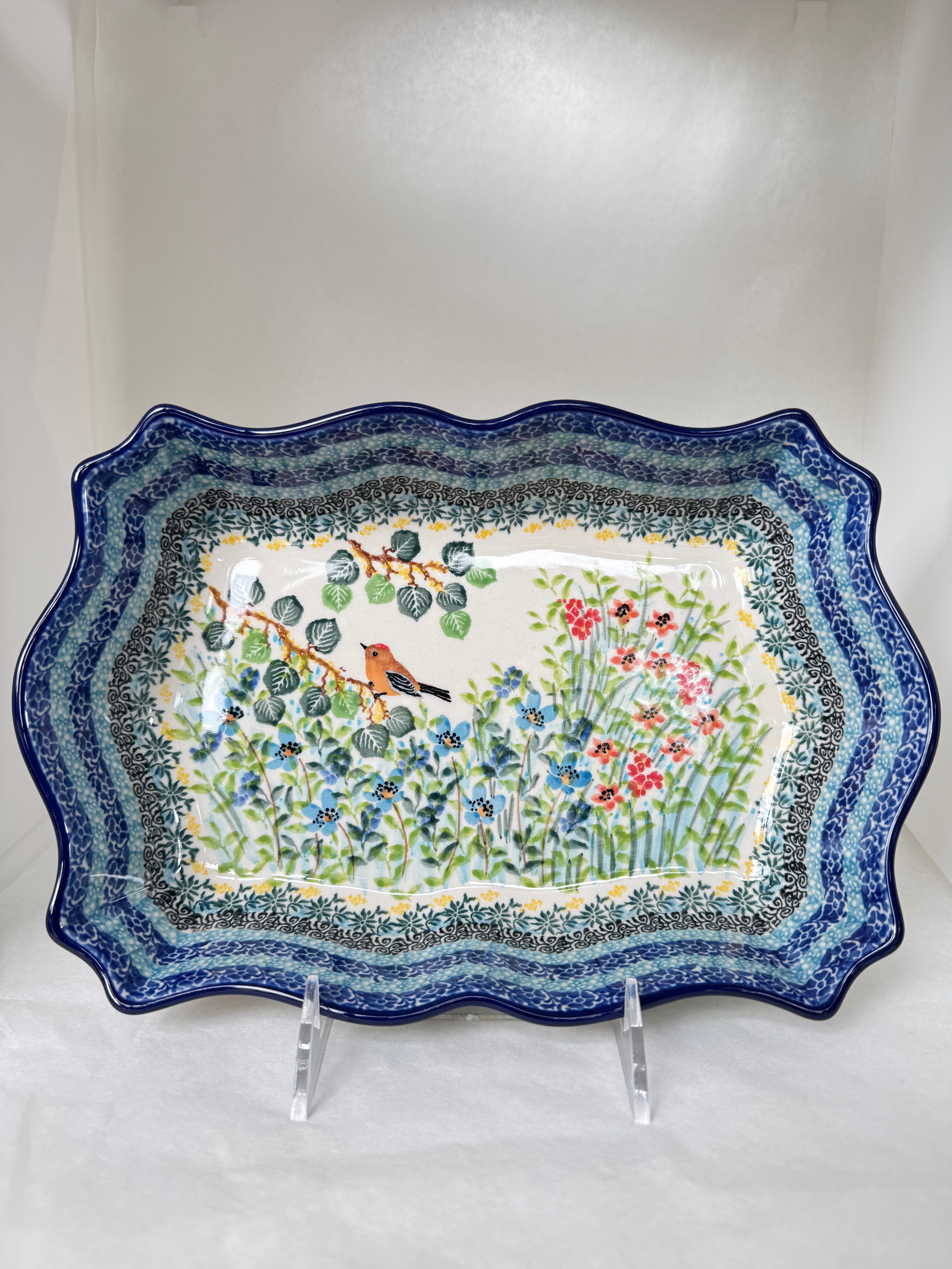 U5098 Scalloped Baker