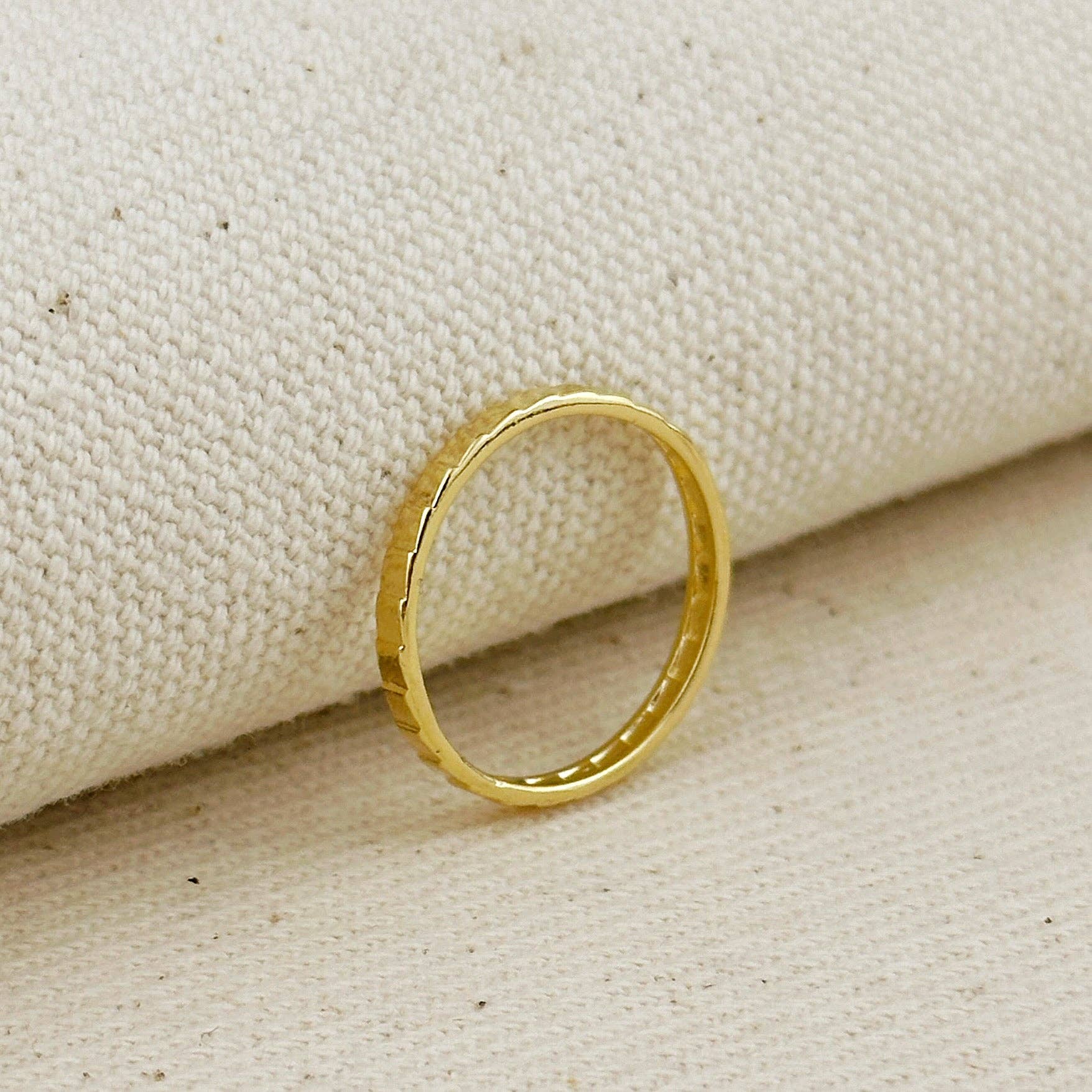 GoldFi - 18k Gold Filled 2mm Diamond Cut Band Ring