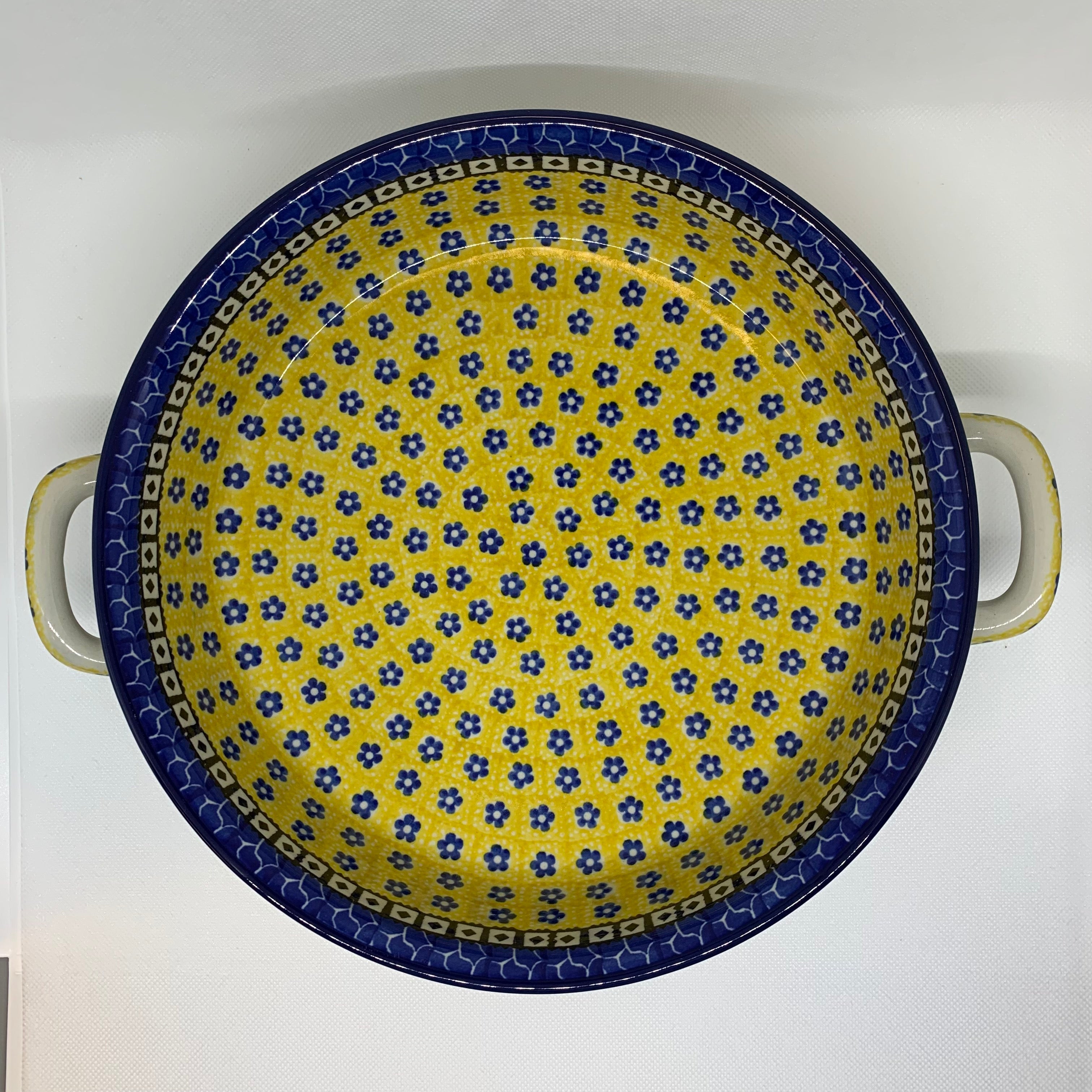 Sunburst Round Baker w/Handles 10"