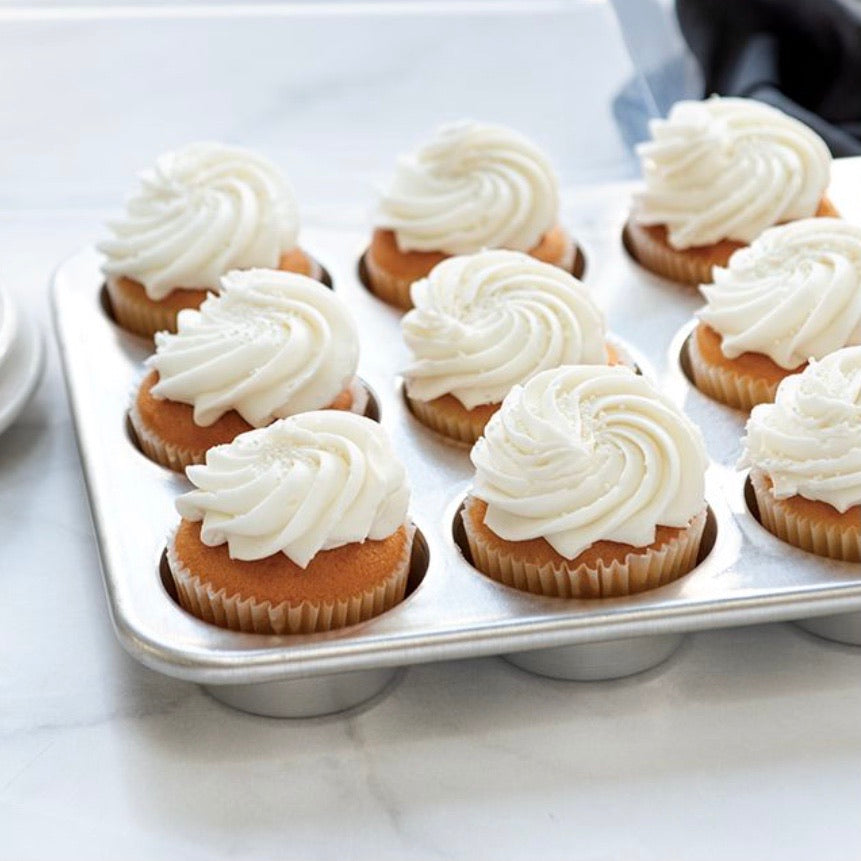 Naturals Muffin Pan w/ Dome Lid