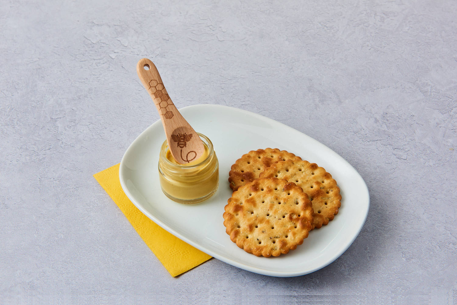 TALISMAN DESIGNS - Beechwood Mini Spoon Bee - 24 Units Display