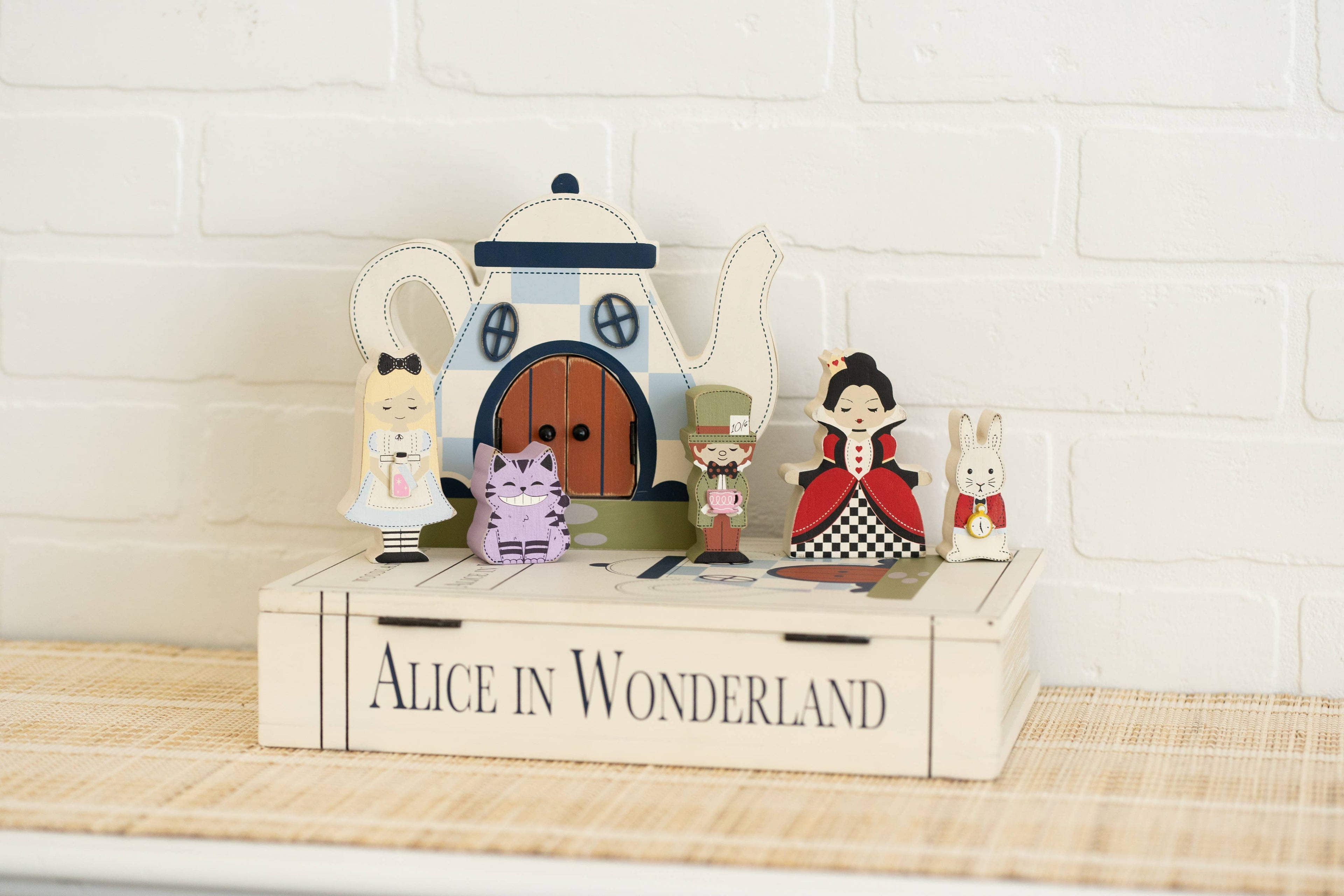 Adams &amp; Co. Woodland Storybook Gift Set Alice Wonderland