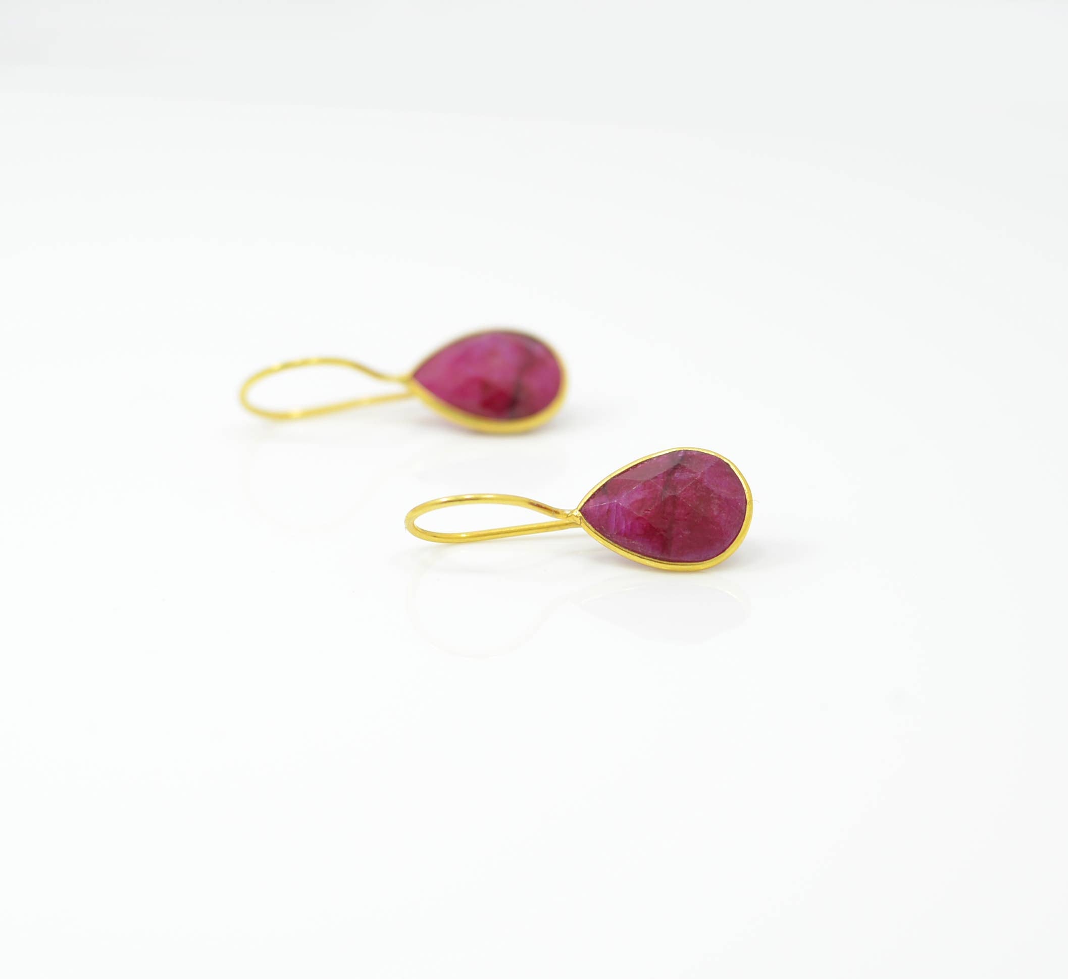 Teardrop Gemstone Earring Gold Silver 925 - Red Sillimanite