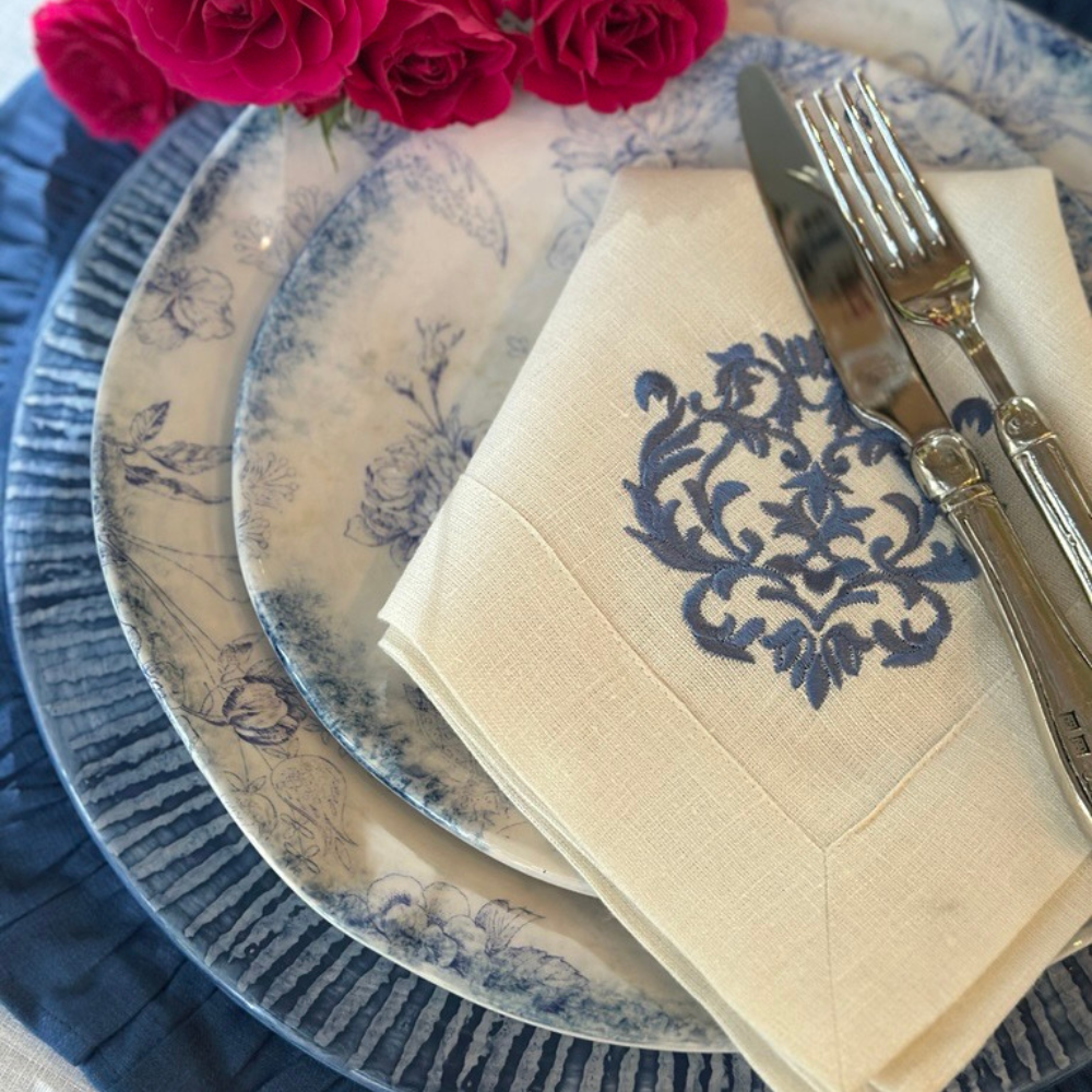 Arte Italica &amp; Crown Linen Designs - Round Ruffle Linen Placemats