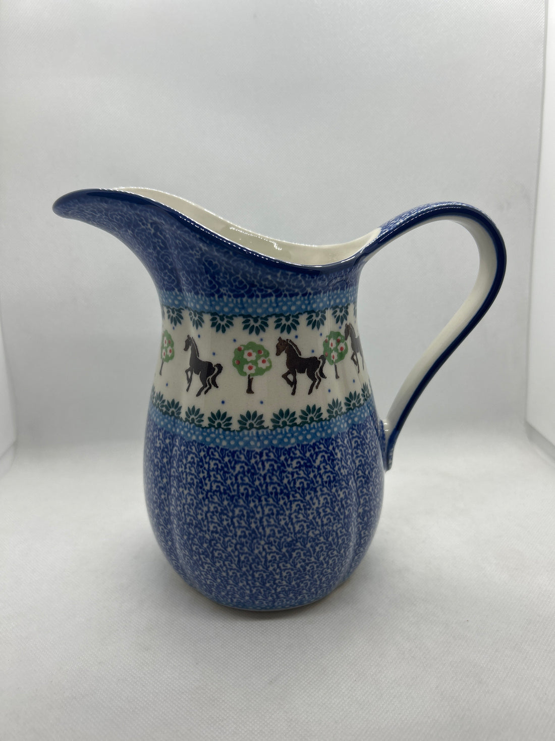 Brown Horse Pitcher 43 oz