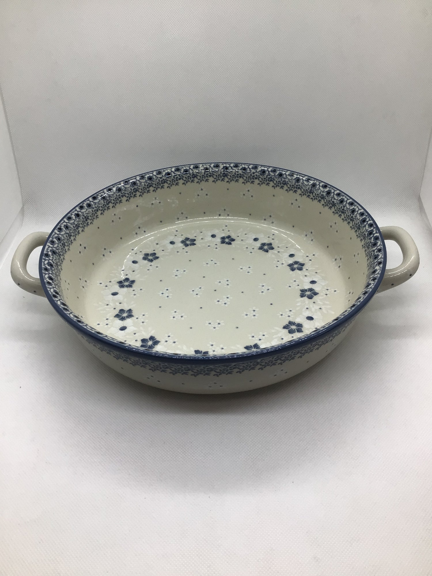 Simple Elegance Round Baker w/Handles 10&quot;