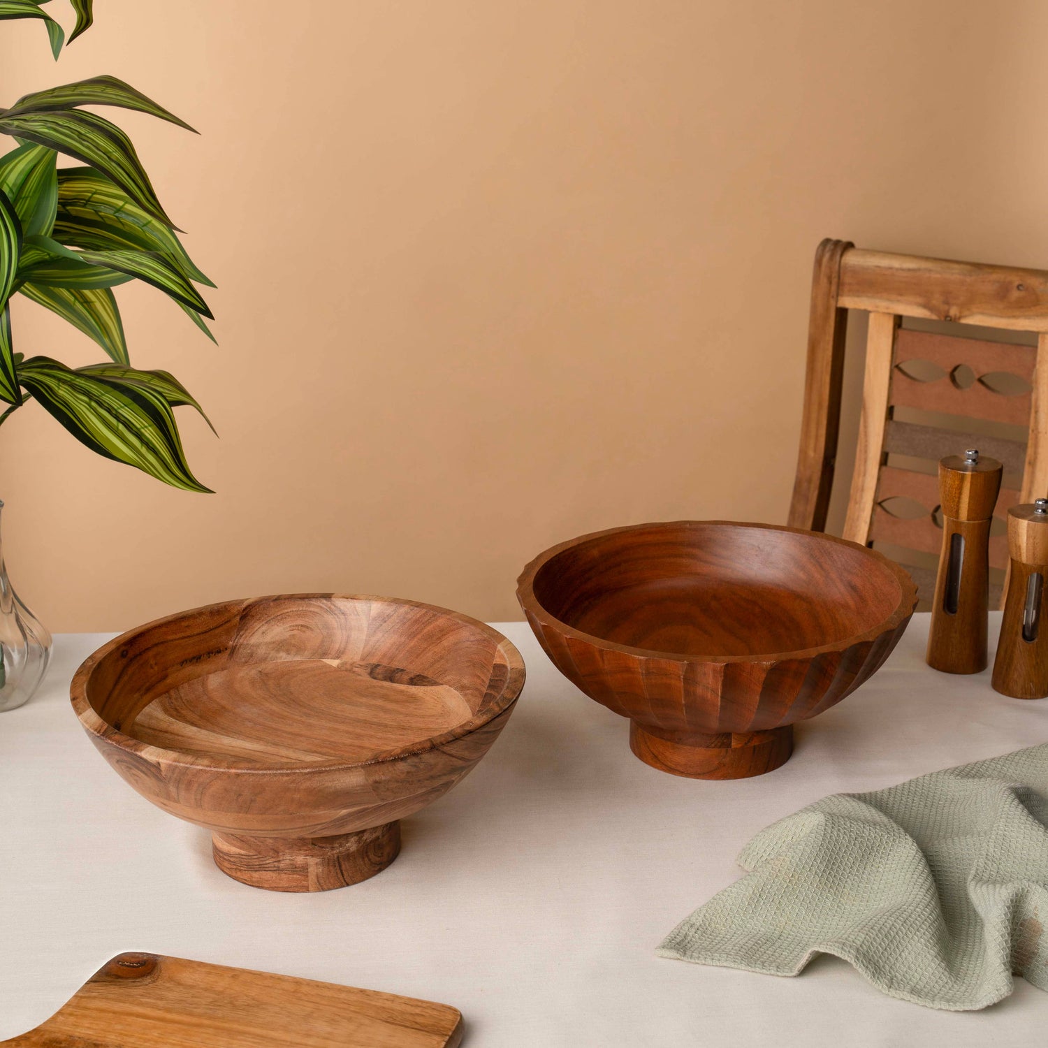LuxeDesigns Co LLC - Acacia Wood Footed Bowl– Handcrafted Decorative Fruit Bowl