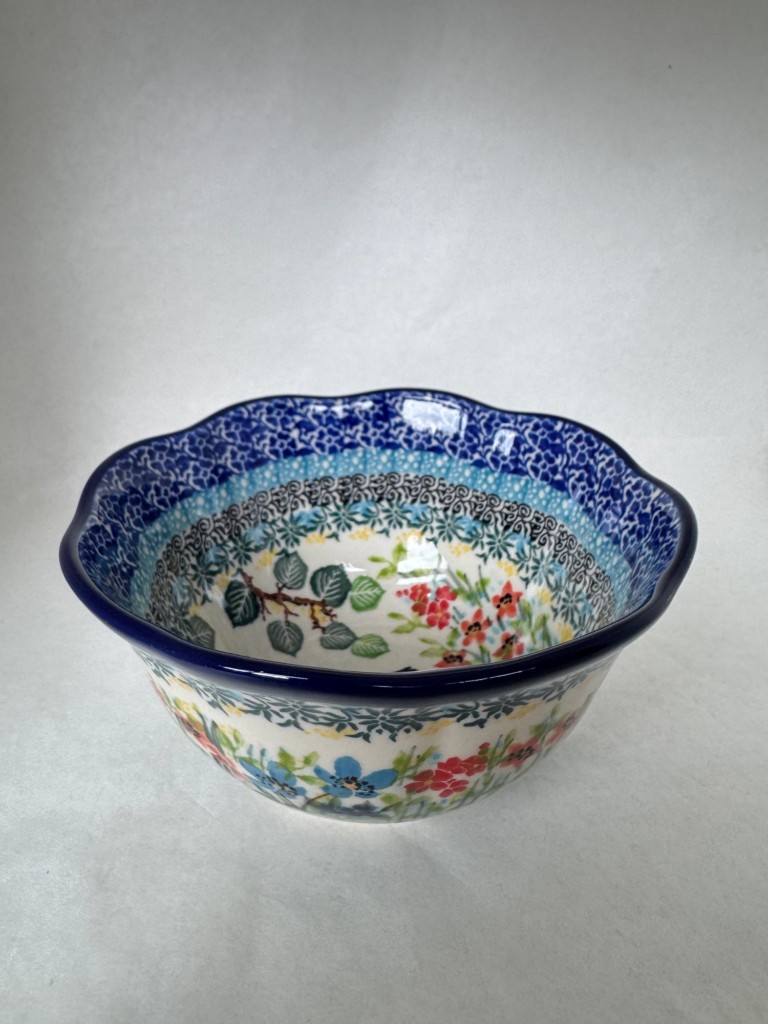 U5098 Ruffle Edge Bowl 6"