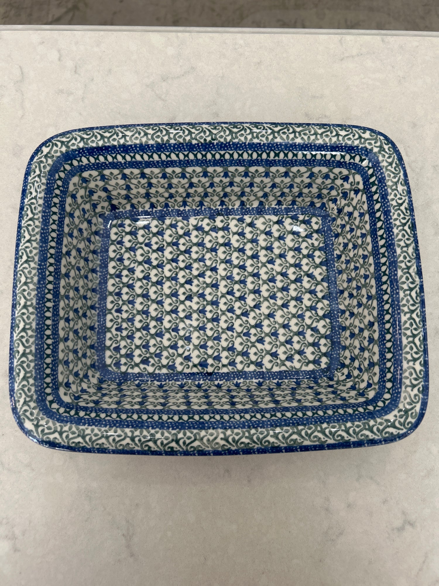 Tulip Trellis Baker w/Rim