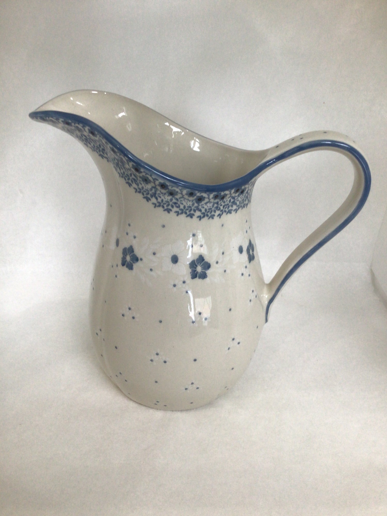 Simple Elegance Pitcher 43 oz