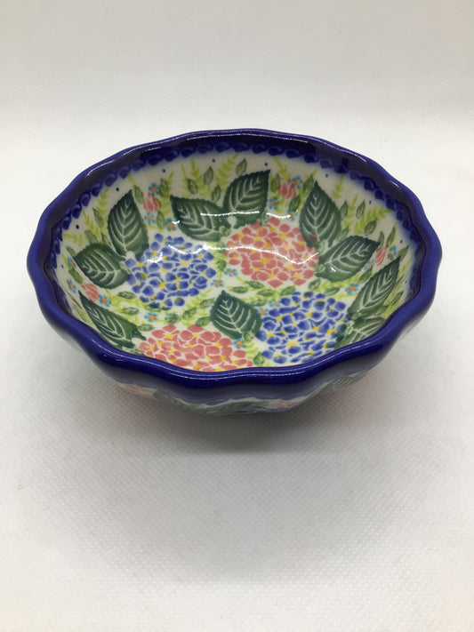 KALICH Izzy's Garden Scalloped Bowl