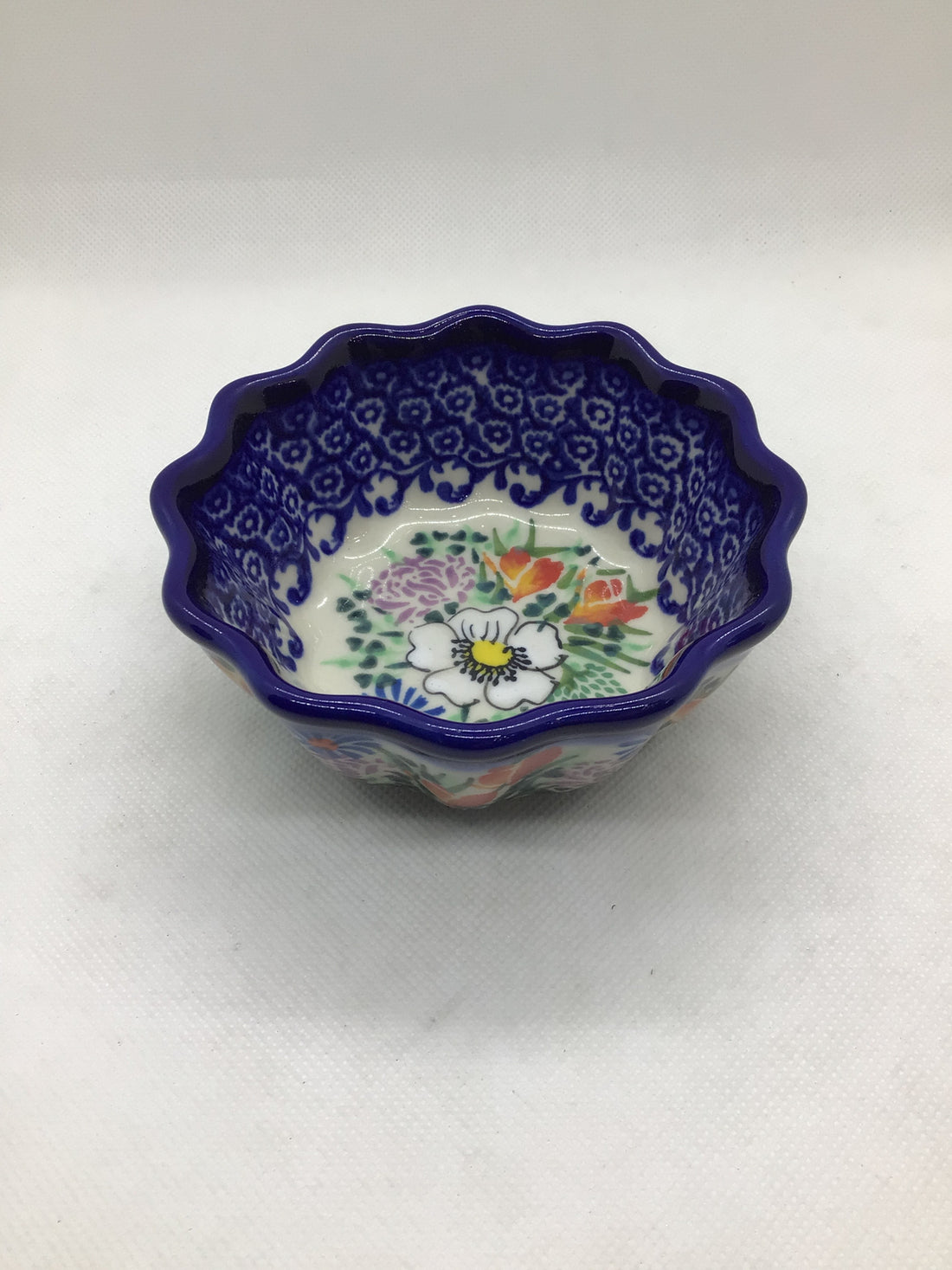 KALICH Winsome Meadow Small Scalloped Bowl