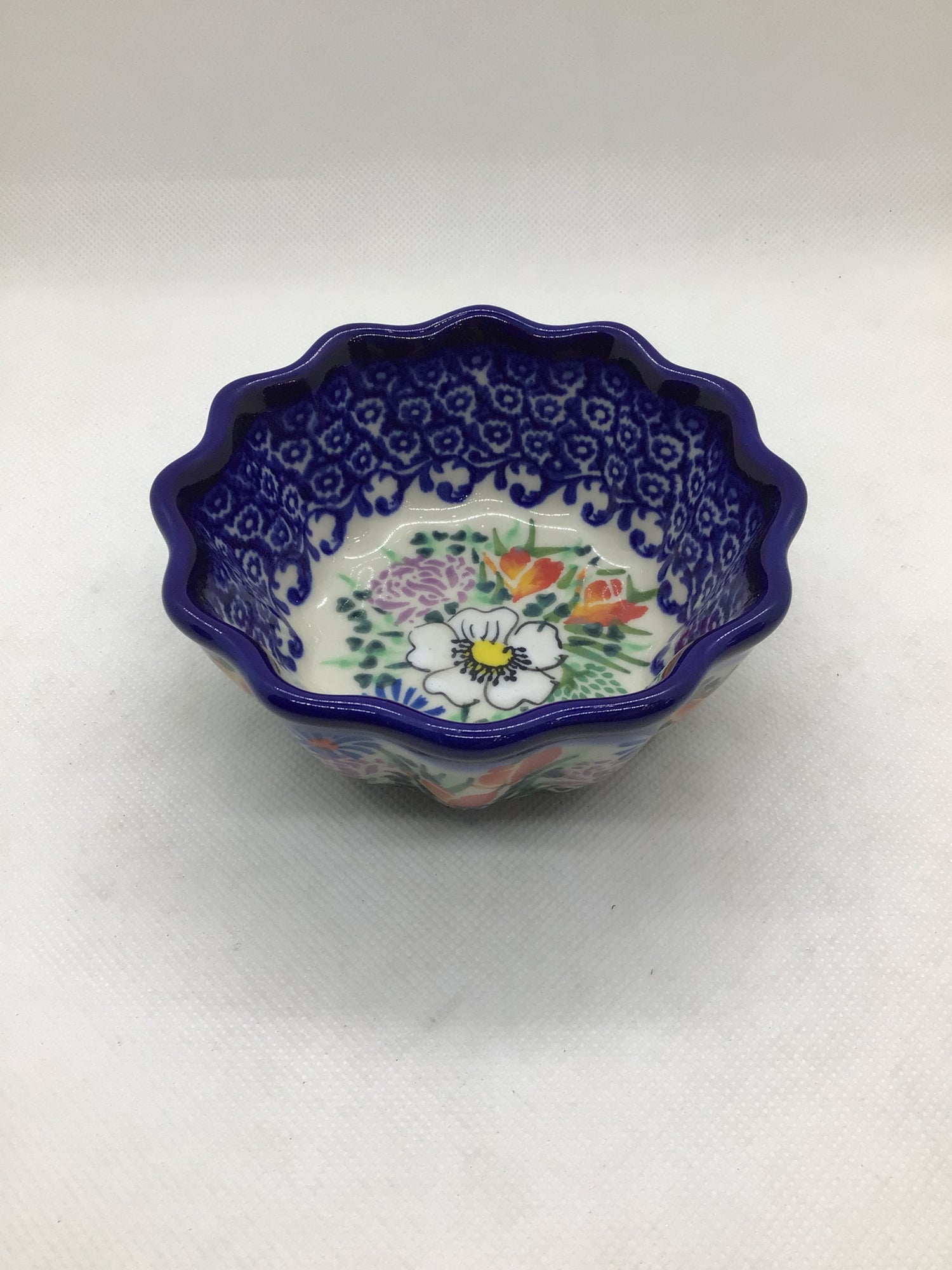 KALICH Winsome Meadow Small Scalloped Bowl