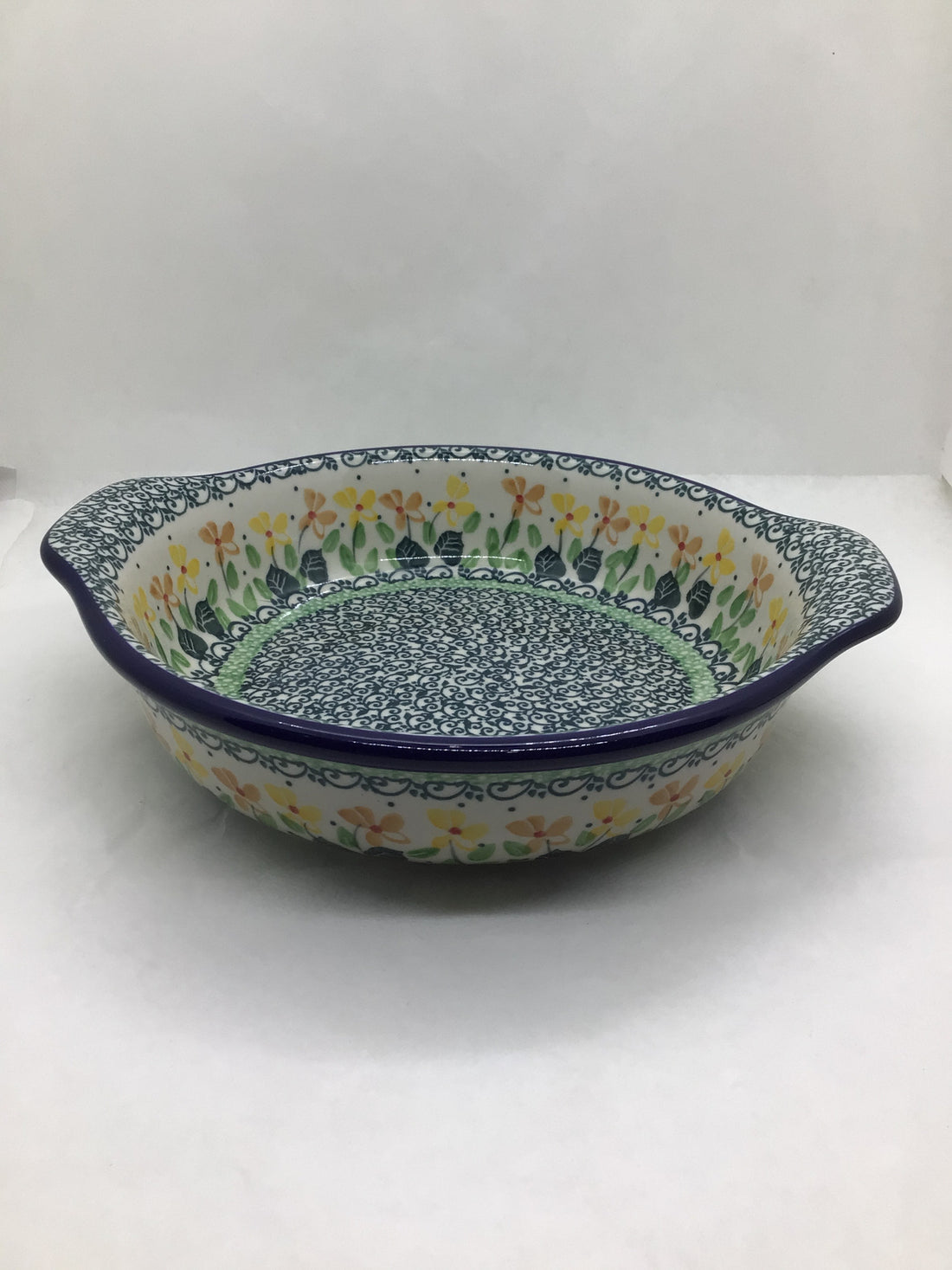 Peaches N Cream Round Baker w/ Grips 8"