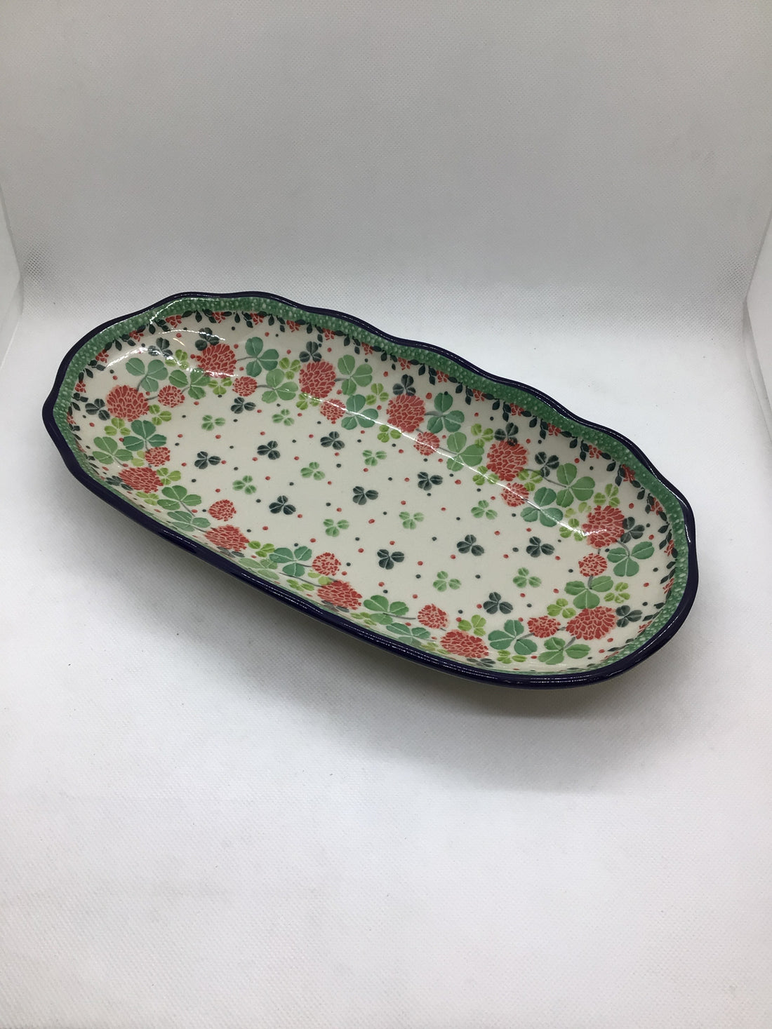Shamrock Oval Scalloped Tray