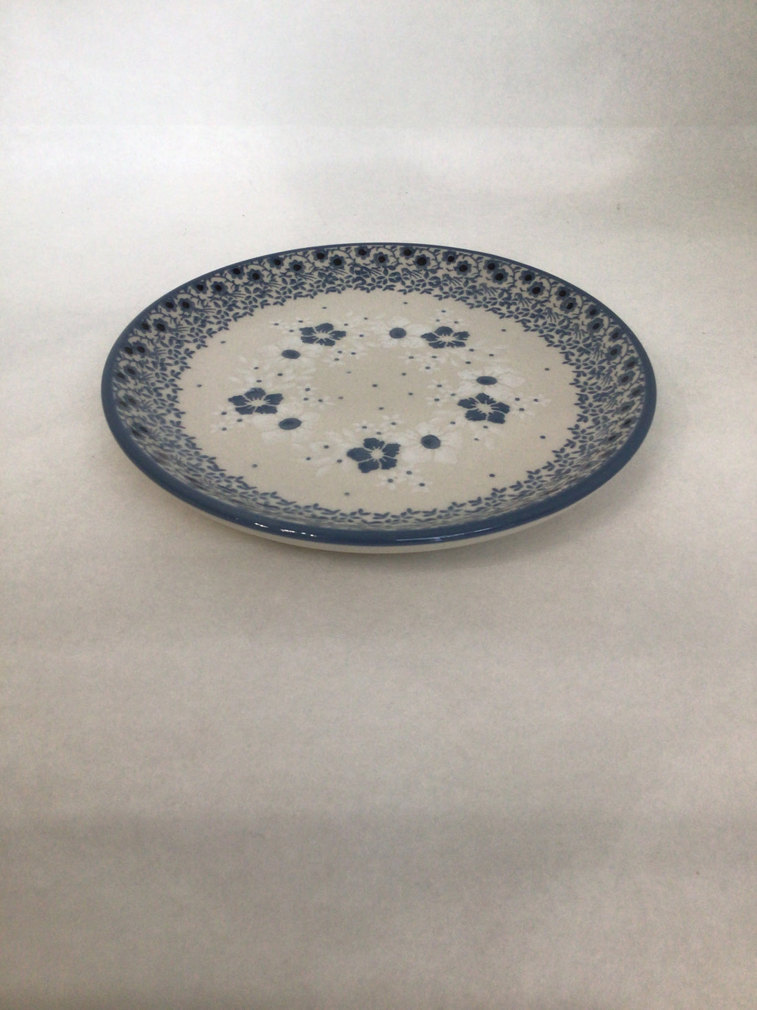 Simple Elegance Bread Plate 6.25"