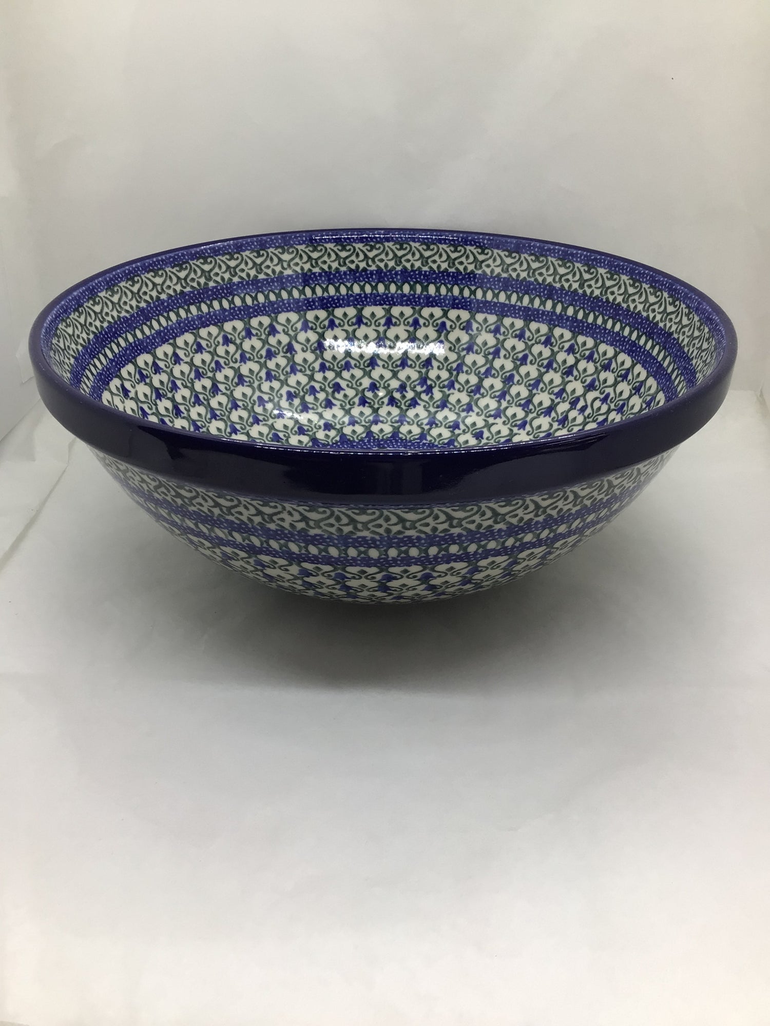 Tulip Trellis Nesting Bowl 11"