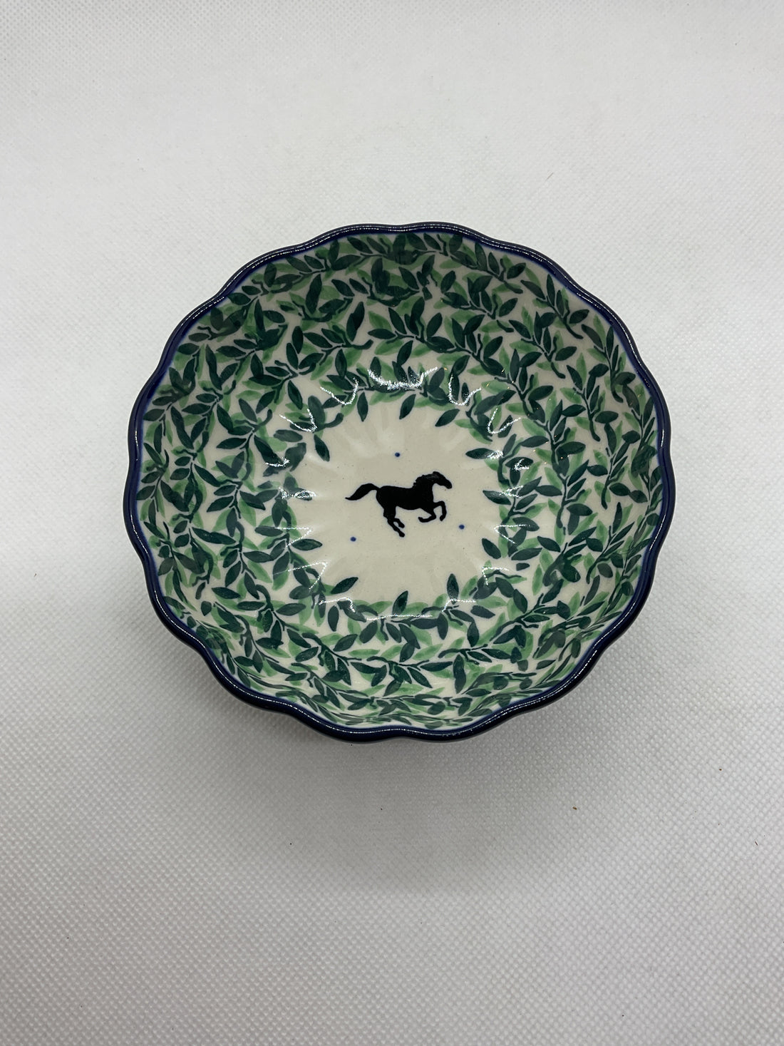 Black Beauty Scalloped Bowl 4.5"