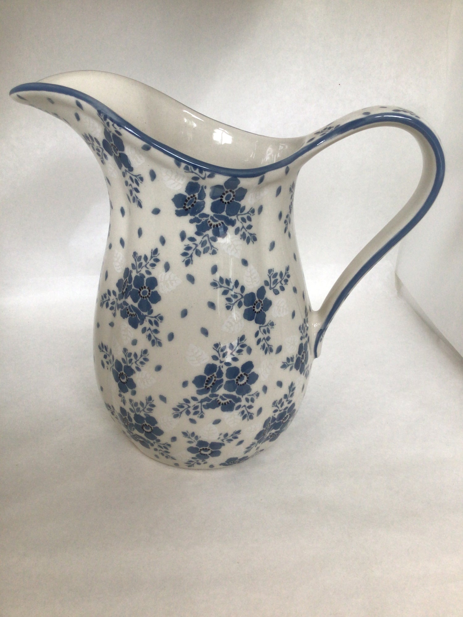 Blue Velvet Pitcher 43 oz