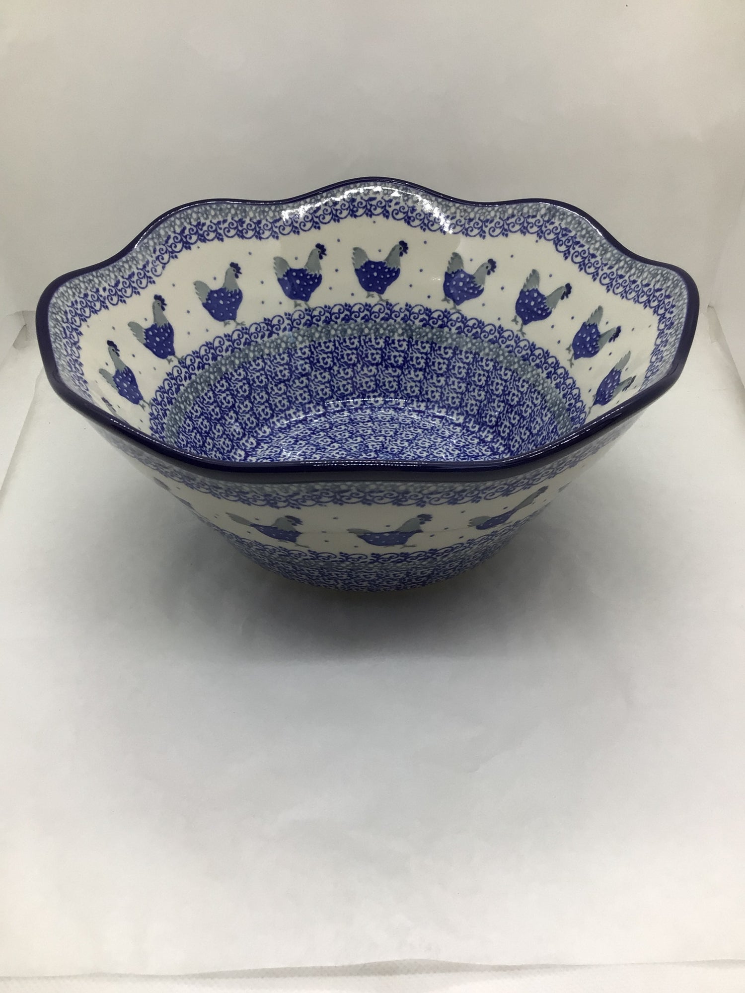 Henny Penny Wavy Edge Bowl 10"