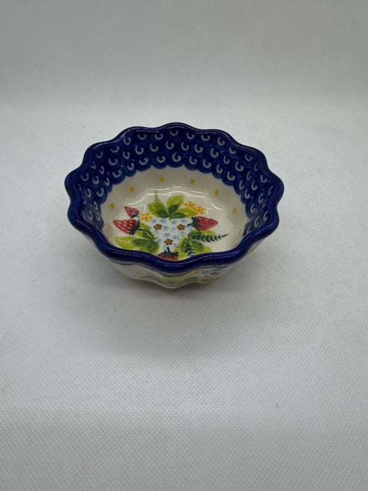 KALICH Strawberry Delight Small Scalloped Bowl