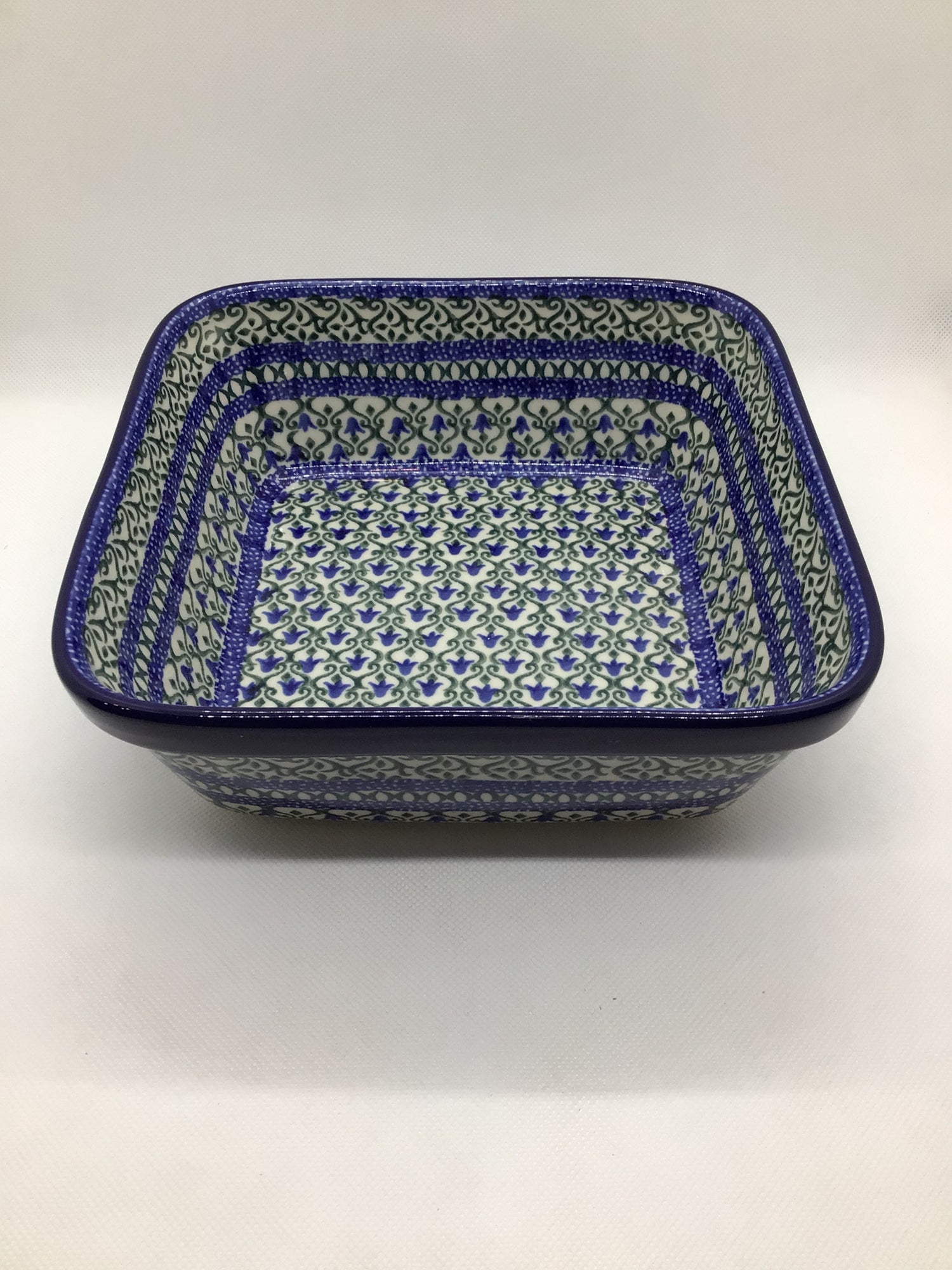 Tulip Trellis Square Baker 8&quot;