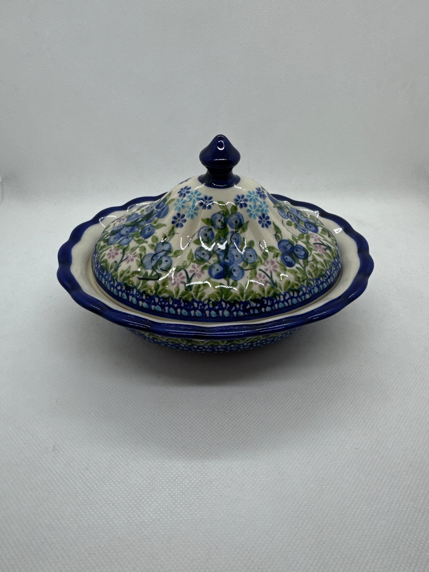 KALICH Blueberry Scalloped Butter Dish