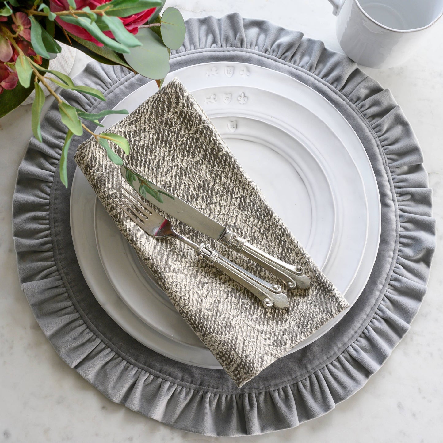 Round Ruffle Velvet Placemat