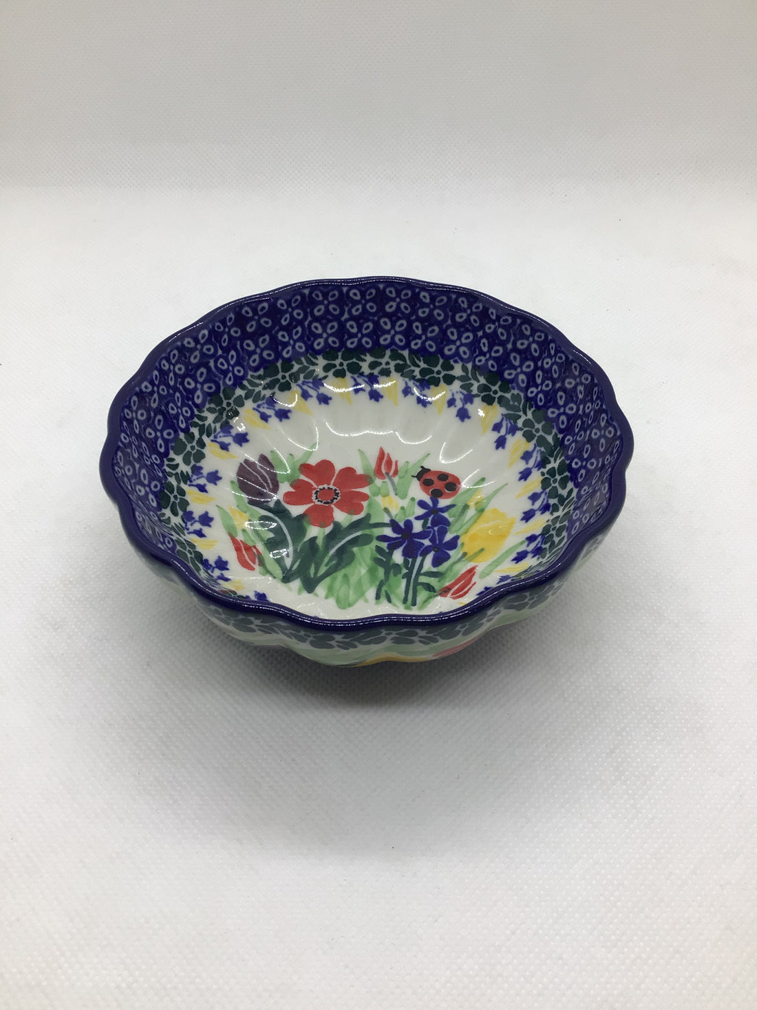 U3787 Scalloped Bowl 4.5&quot;