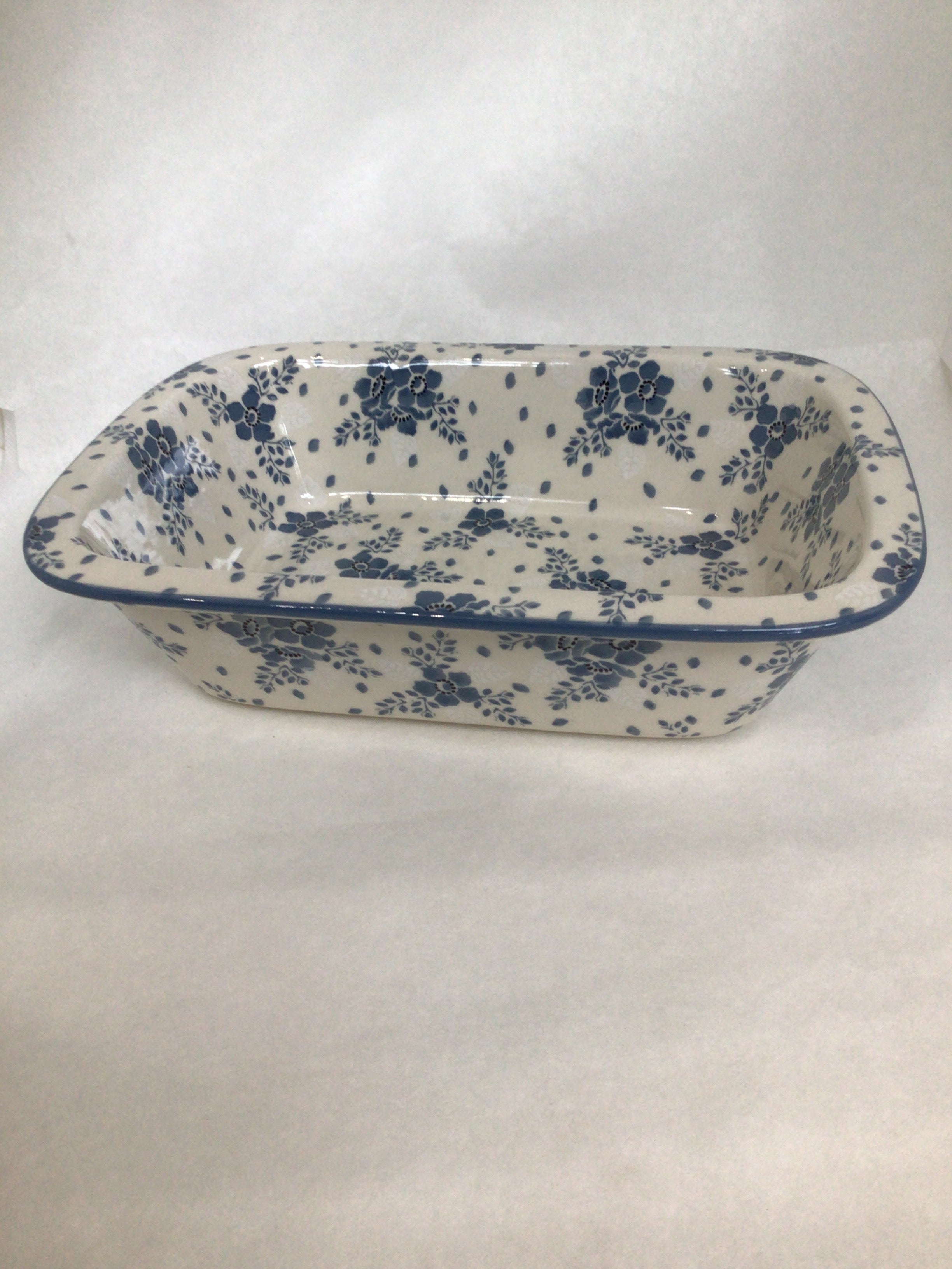 Blue Velvet Baker w/Grip Edge